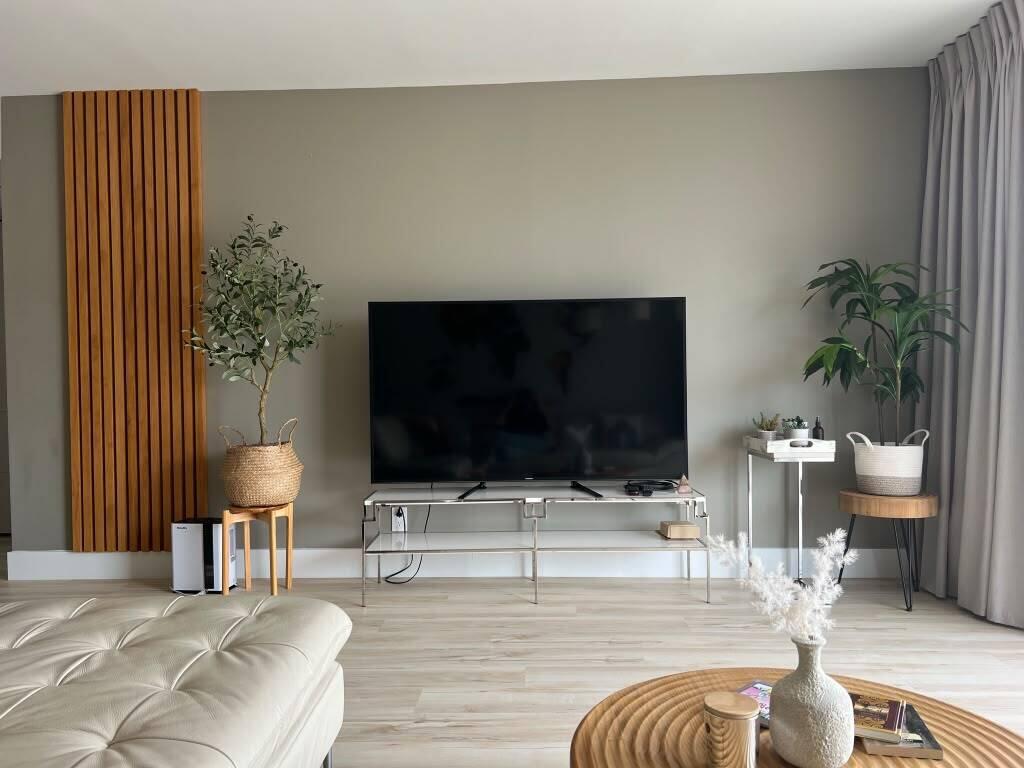 Photo of 427 GOLDEN ISLES Drive #4I, Hallandale Beach, FL 33009 (MLS # B26069394)