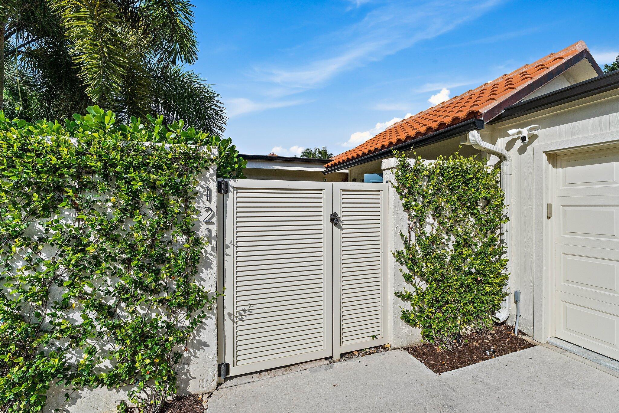 121 Bonefish Circle E