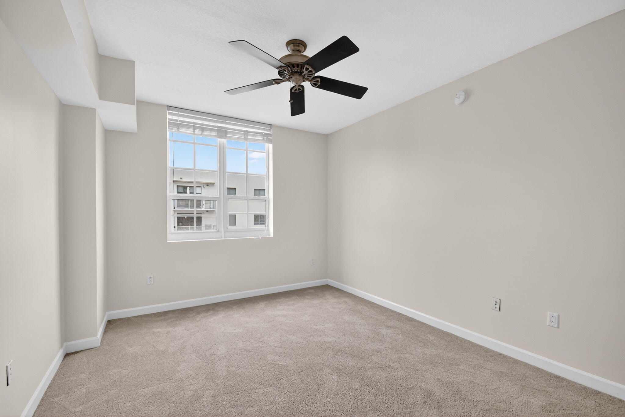 WHITNEY CONDO - Residential