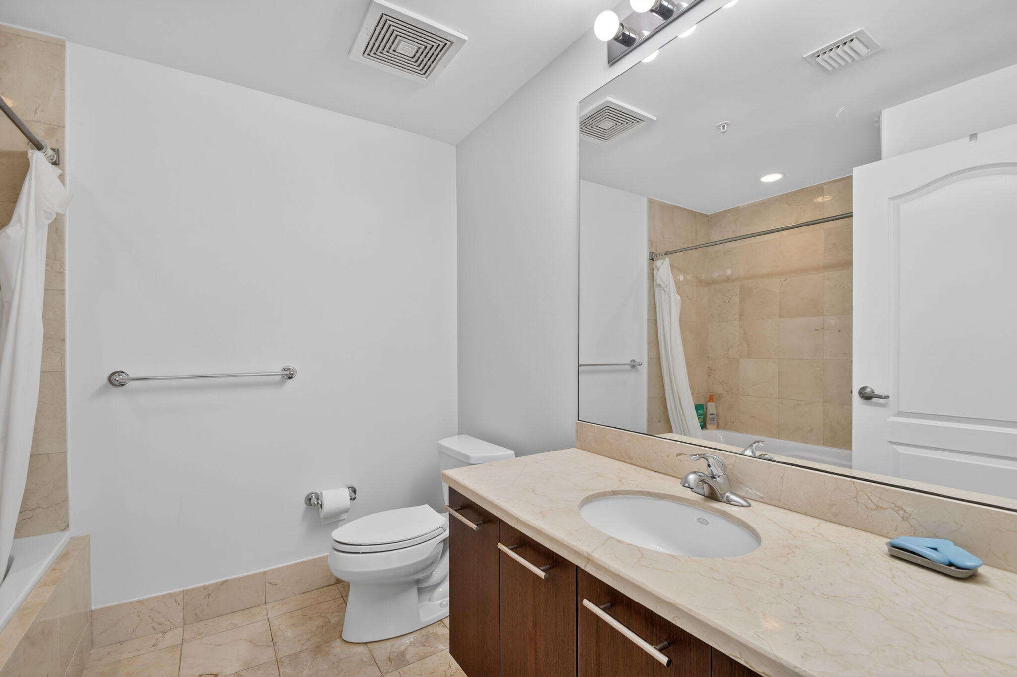 WHITNEY CONDO - Residential