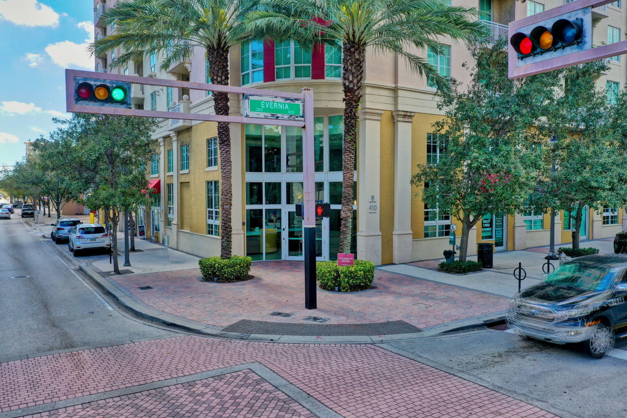 WHITNEY CONDO - Residential