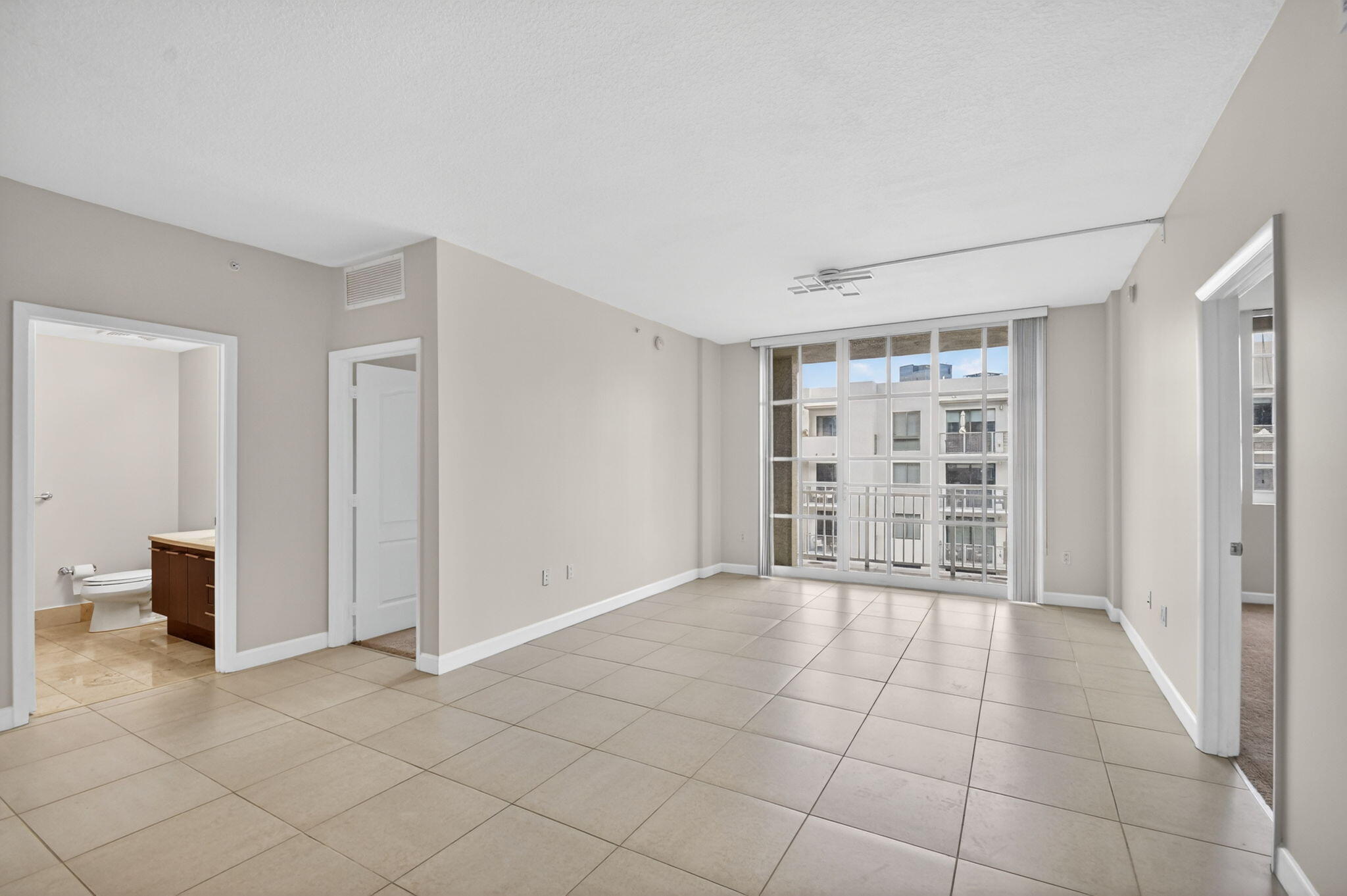 WHITNEY CONDO - Residential