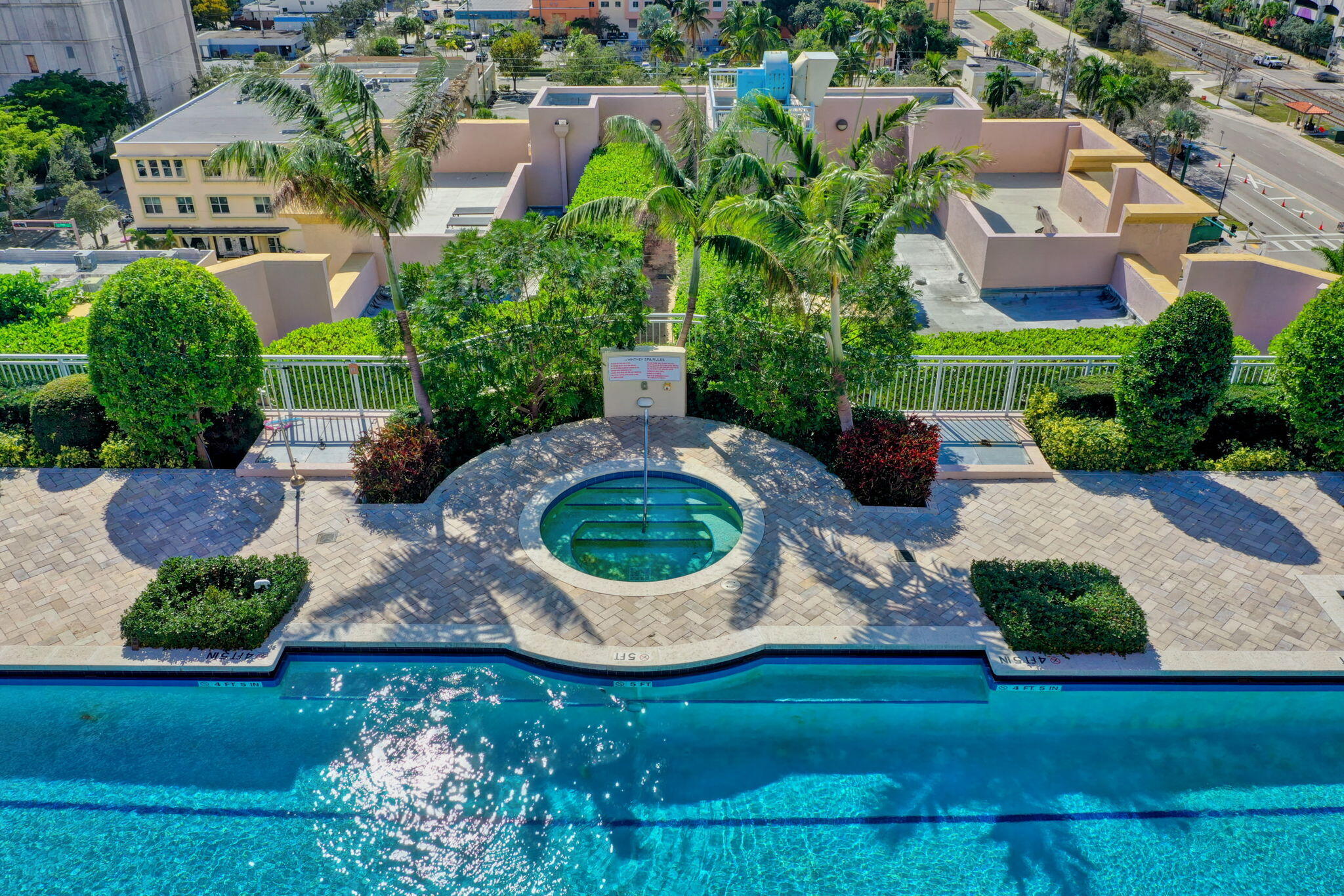 WHITNEY CONDO - Residential