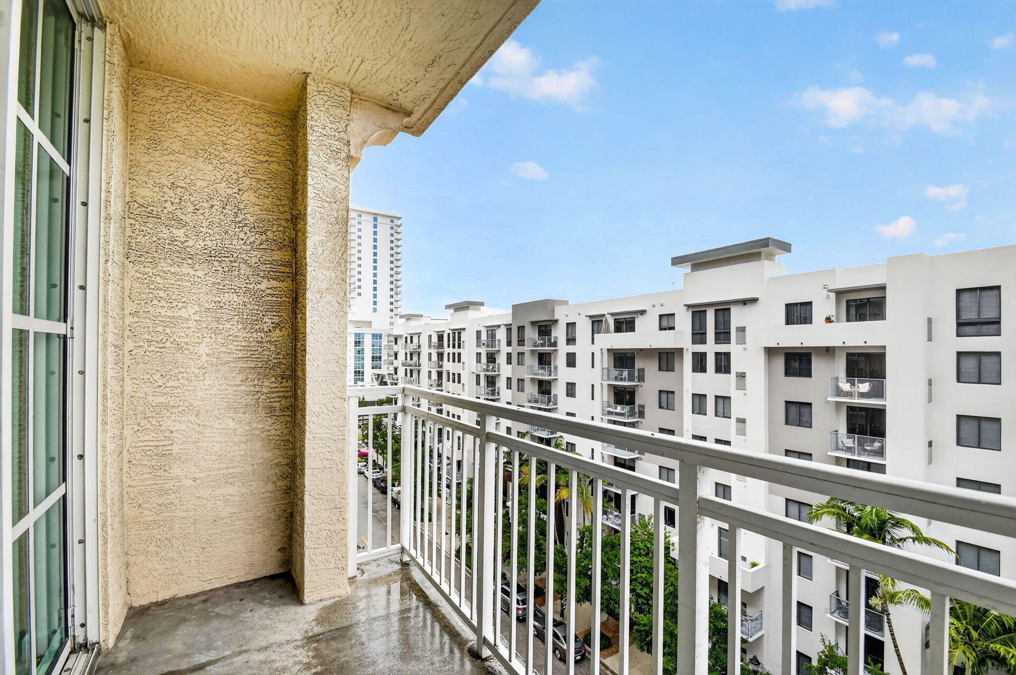 WHITNEY CONDO - Residential