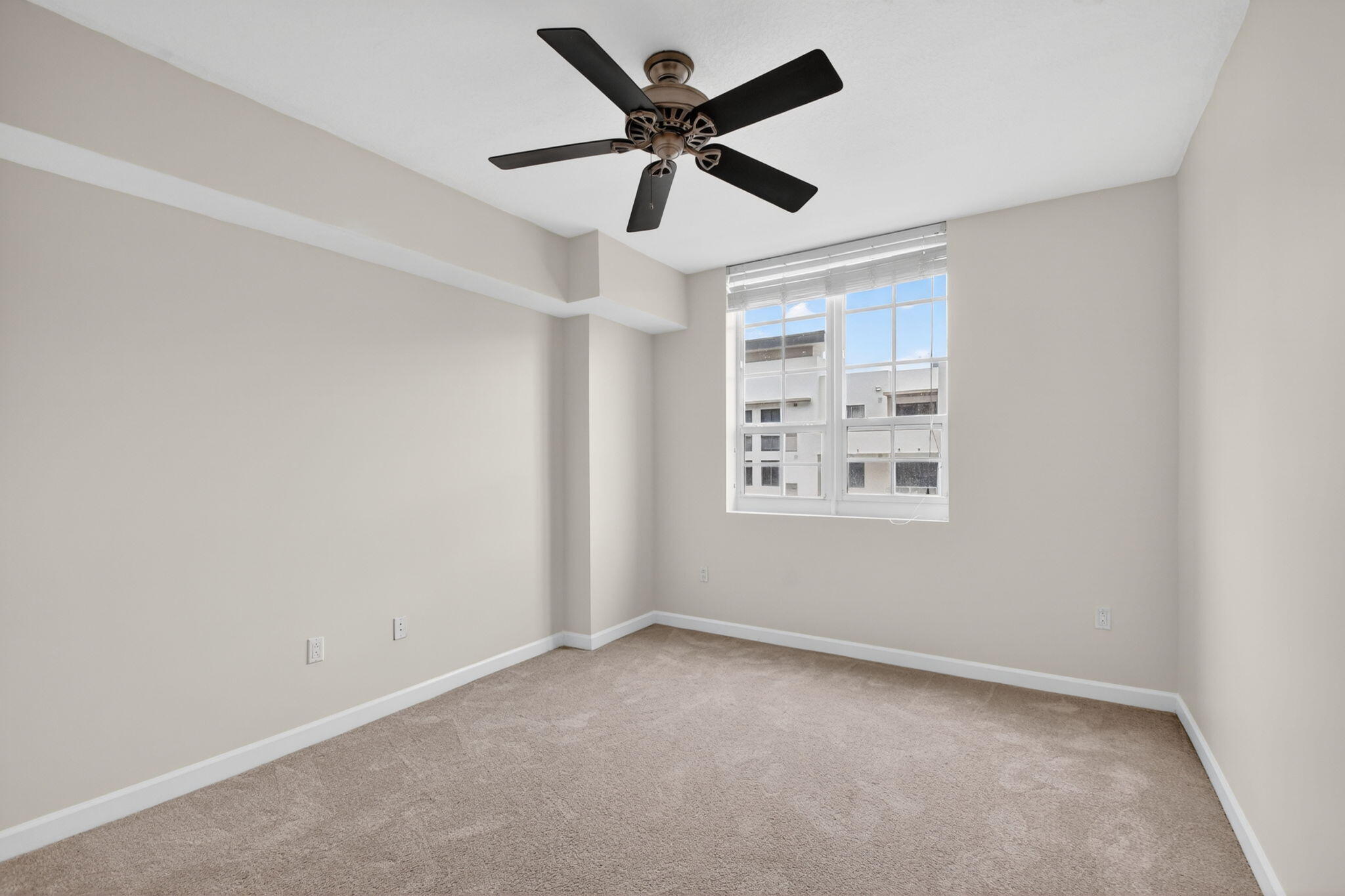 WHITNEY CONDO - Residential