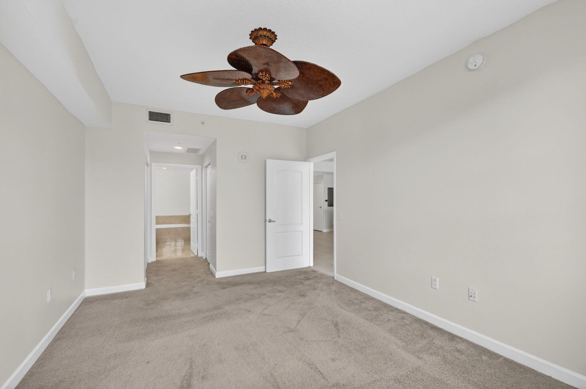 WHITNEY CONDO - Residential