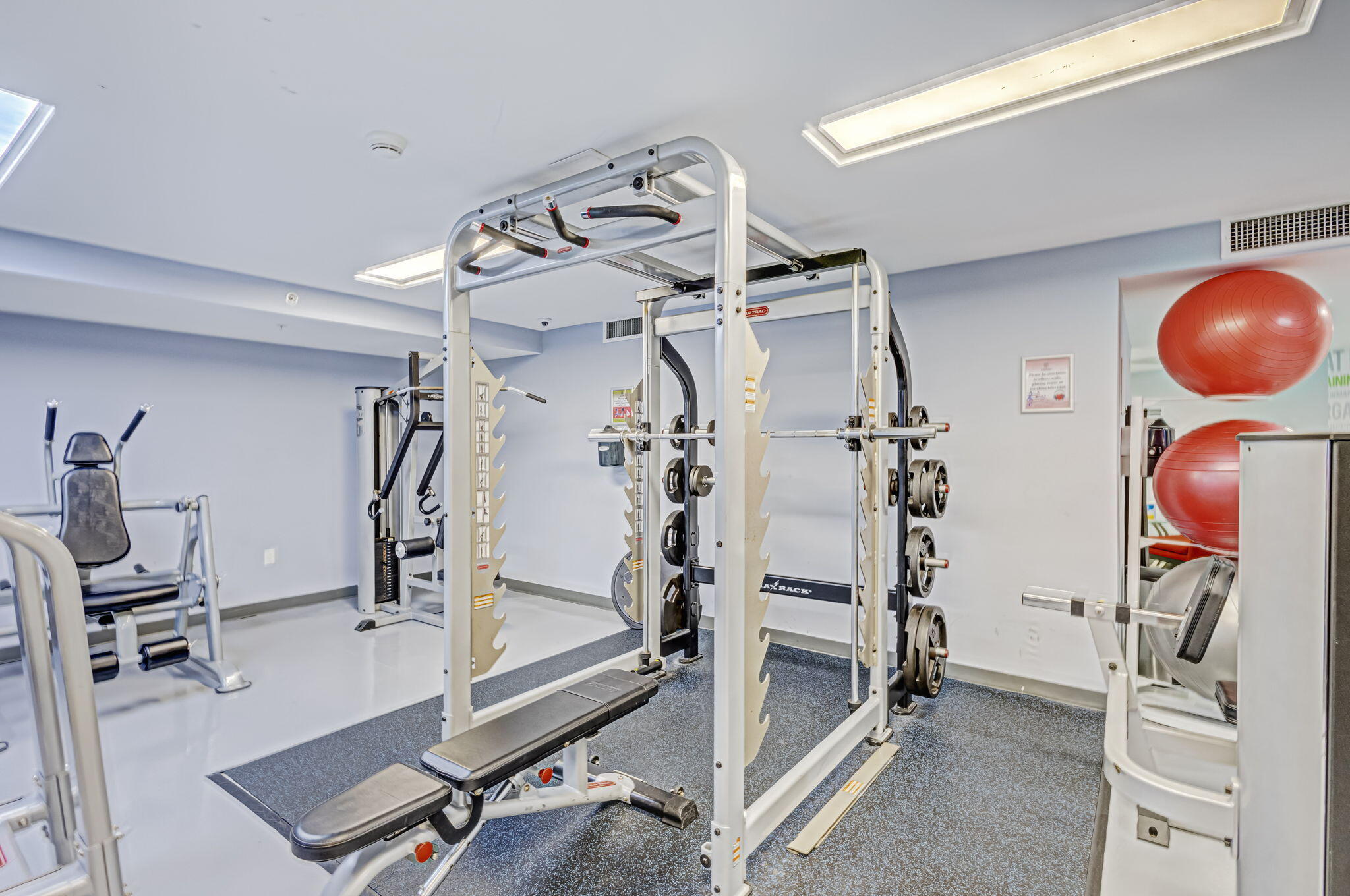 WHITNEY CONDO - Residential