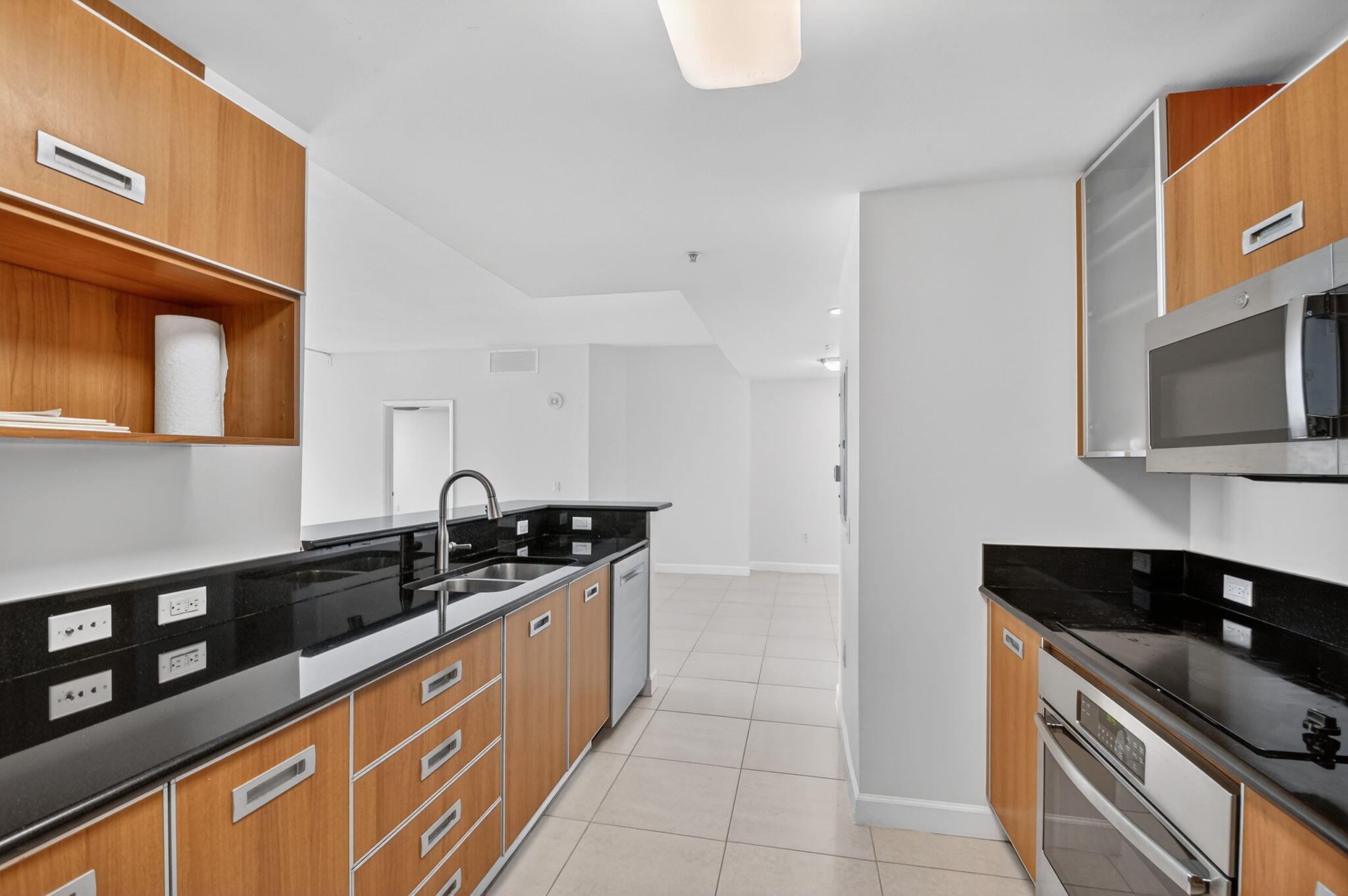 WHITNEY CONDO - Residential