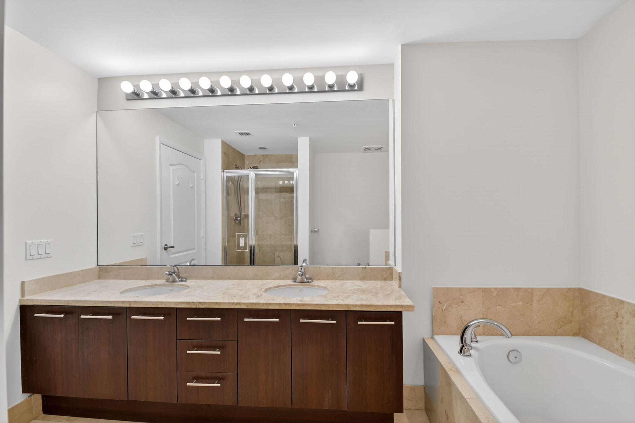 WHITNEY CONDO - Residential