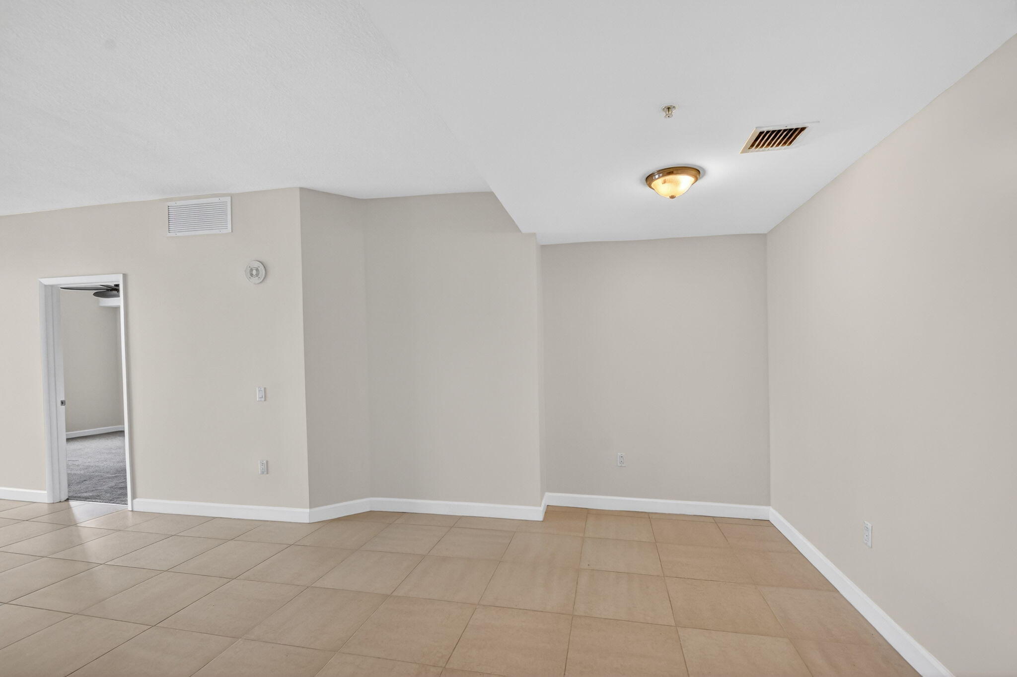 WHITNEY CONDO - Residential