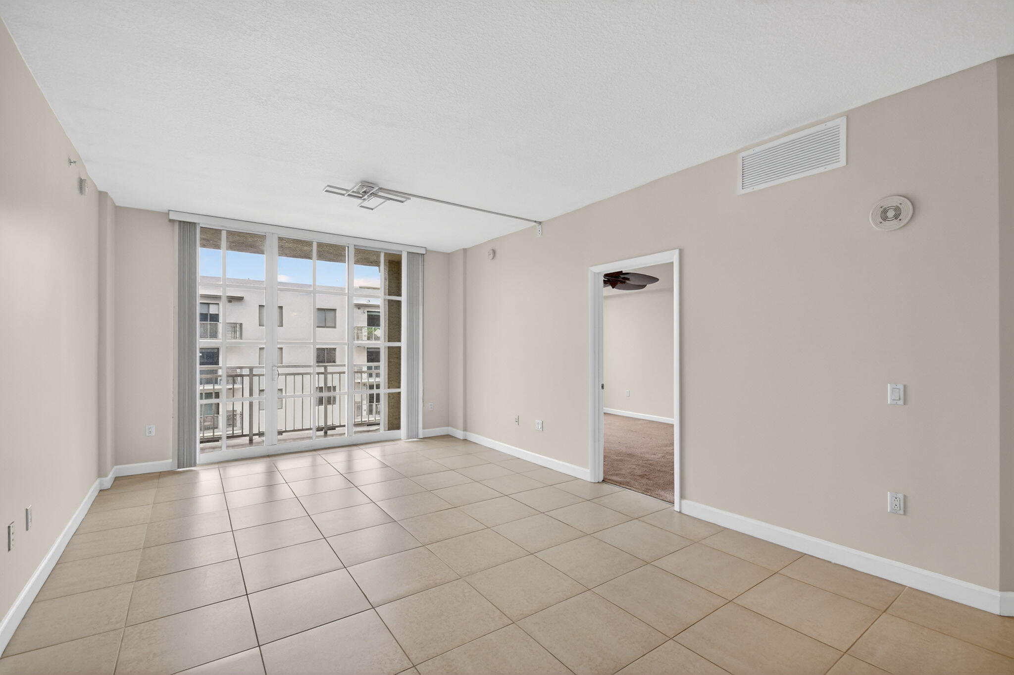 WHITNEY CONDO - Residential