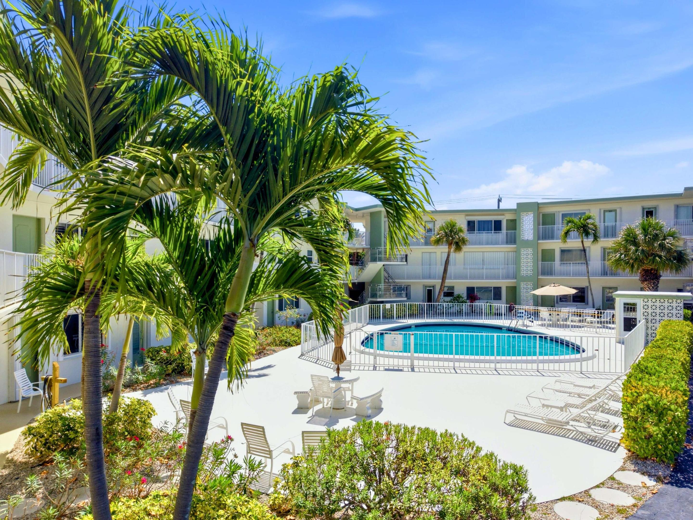 VILLAS ON THE OCEAN - Residential