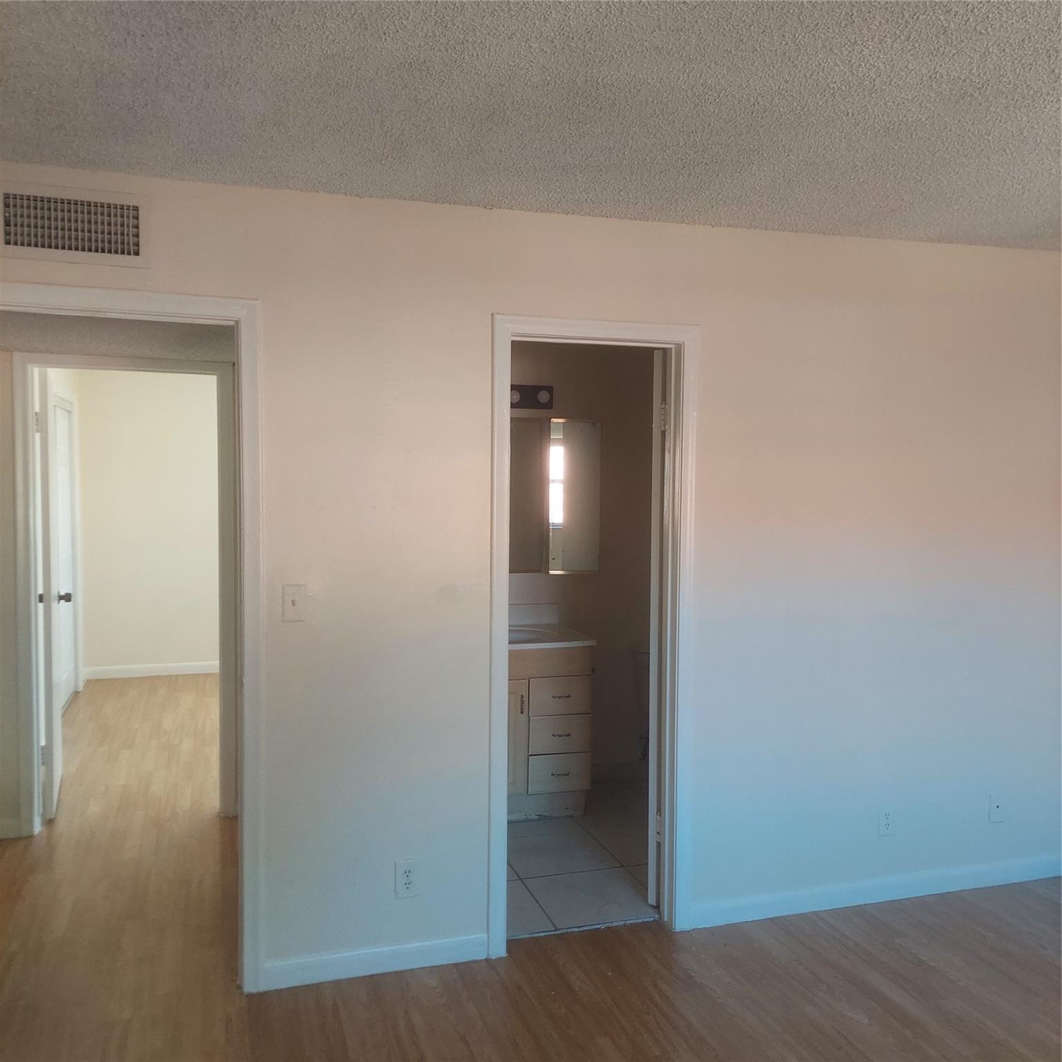 Royal Oaks Twnhs 12 Condo - Residential Lease