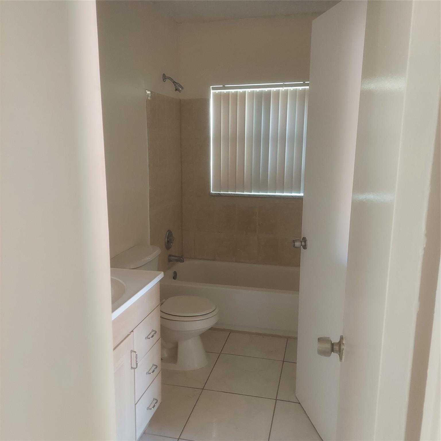 Royal Oaks Twnhs 12 Condo - Residential Lease