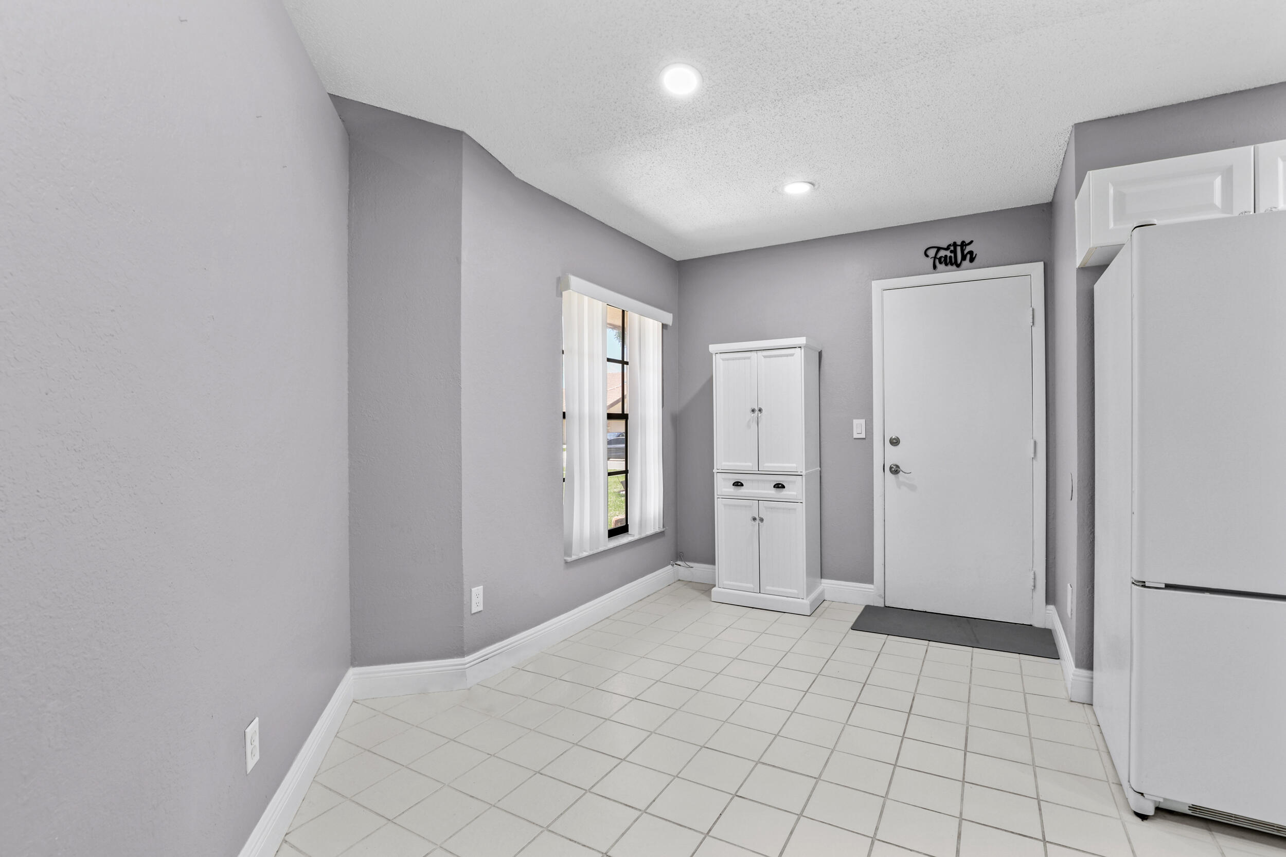 ABERDEEN 4 - Residential