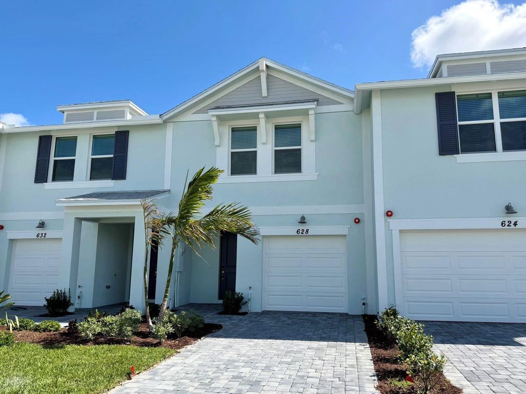 Photo of 628 Salisbury Circle, Fort Pierce, FL 34982 (MLS # B26014885)