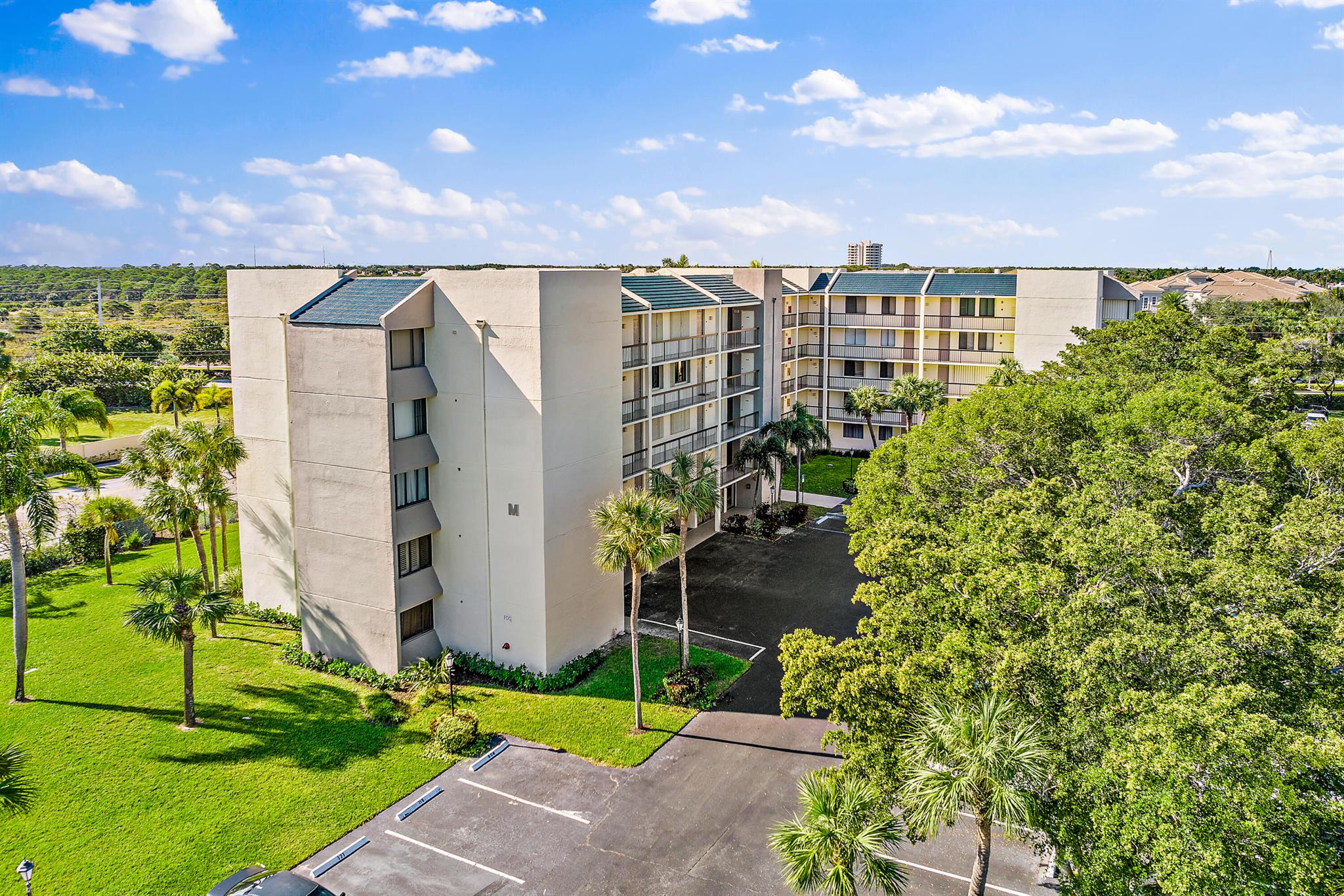 JUPITER OCEAN AND RACQUET - Residential Lease