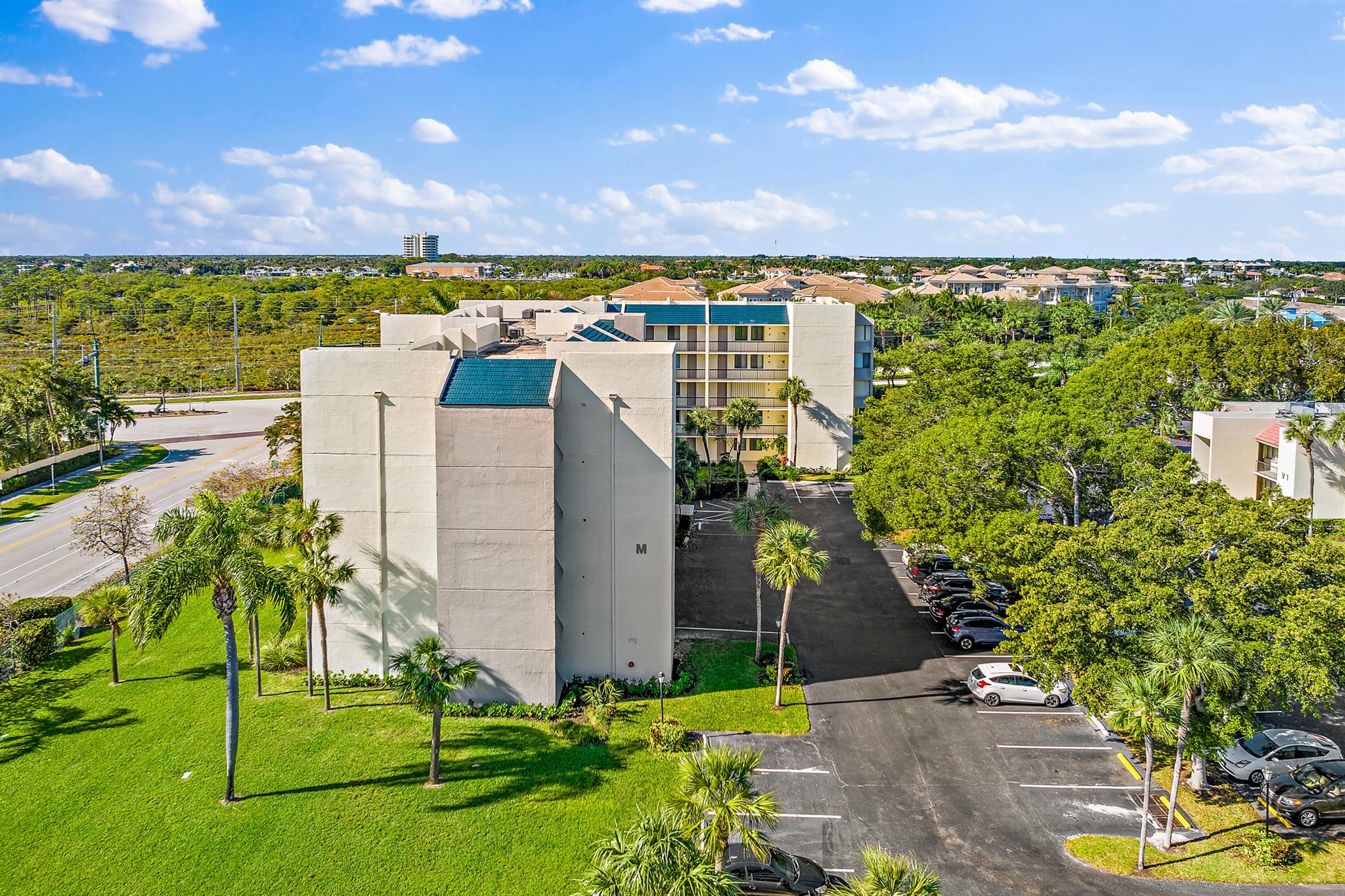 JUPITER OCEAN AND RACQUET - Residential Lease