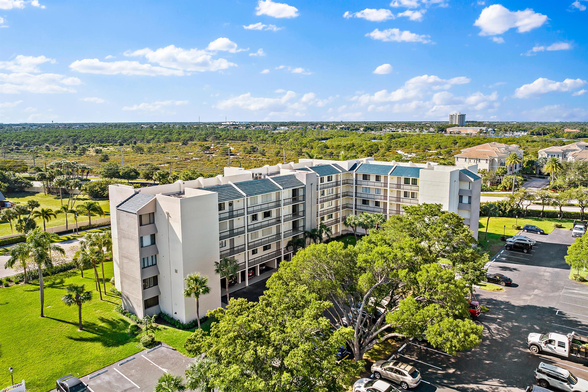 JUPITER OCEAN AND RACQUET - Residential Lease