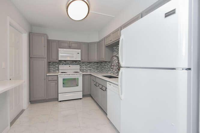 JUPITER OCEAN AND RACQUET - Residential Lease