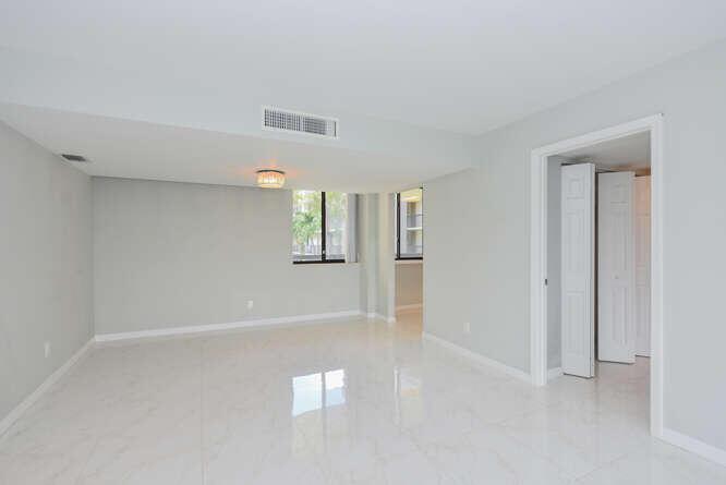 JUPITER OCEAN AND RACQUET - Residential Lease