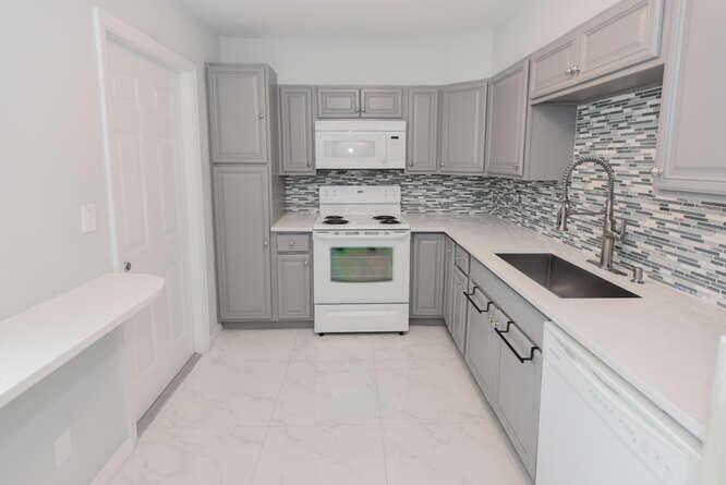 JUPITER OCEAN AND RACQUET - Residential Lease