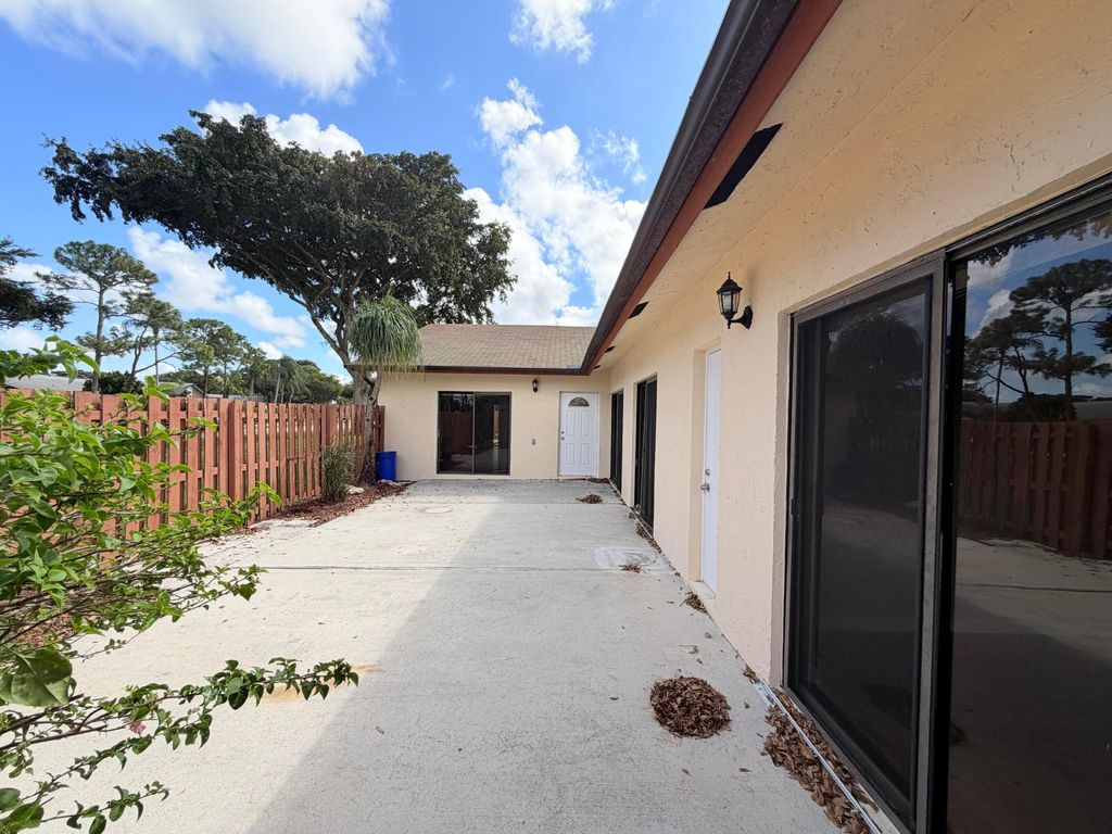 Photo of 1040 Summit Place Circle #B, West Palm Beach, FL 33415 (MLS # R11158896)