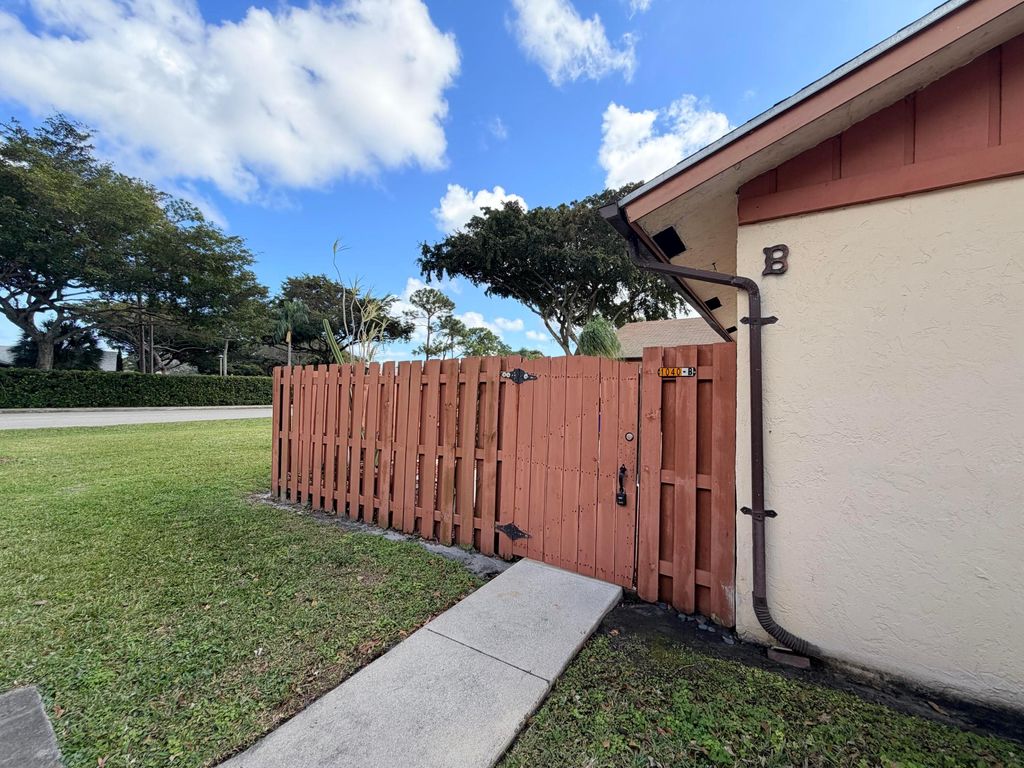 Photo of 1040 Summit Place Circle #B, West Palm Beach, FL 33415 (MLS # R11158896)