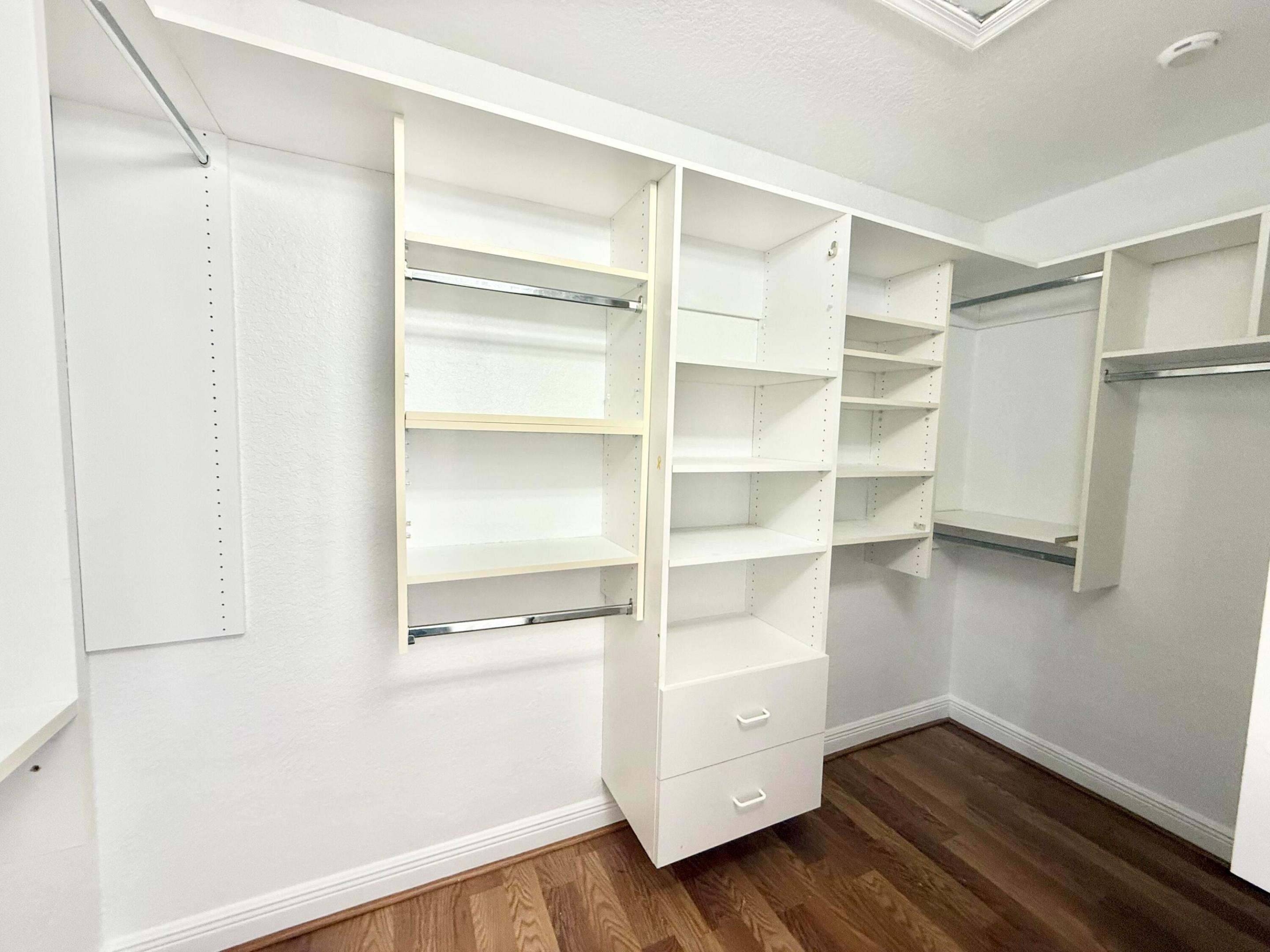 SATURNIA / CAPELLA 2 - Residential Lease