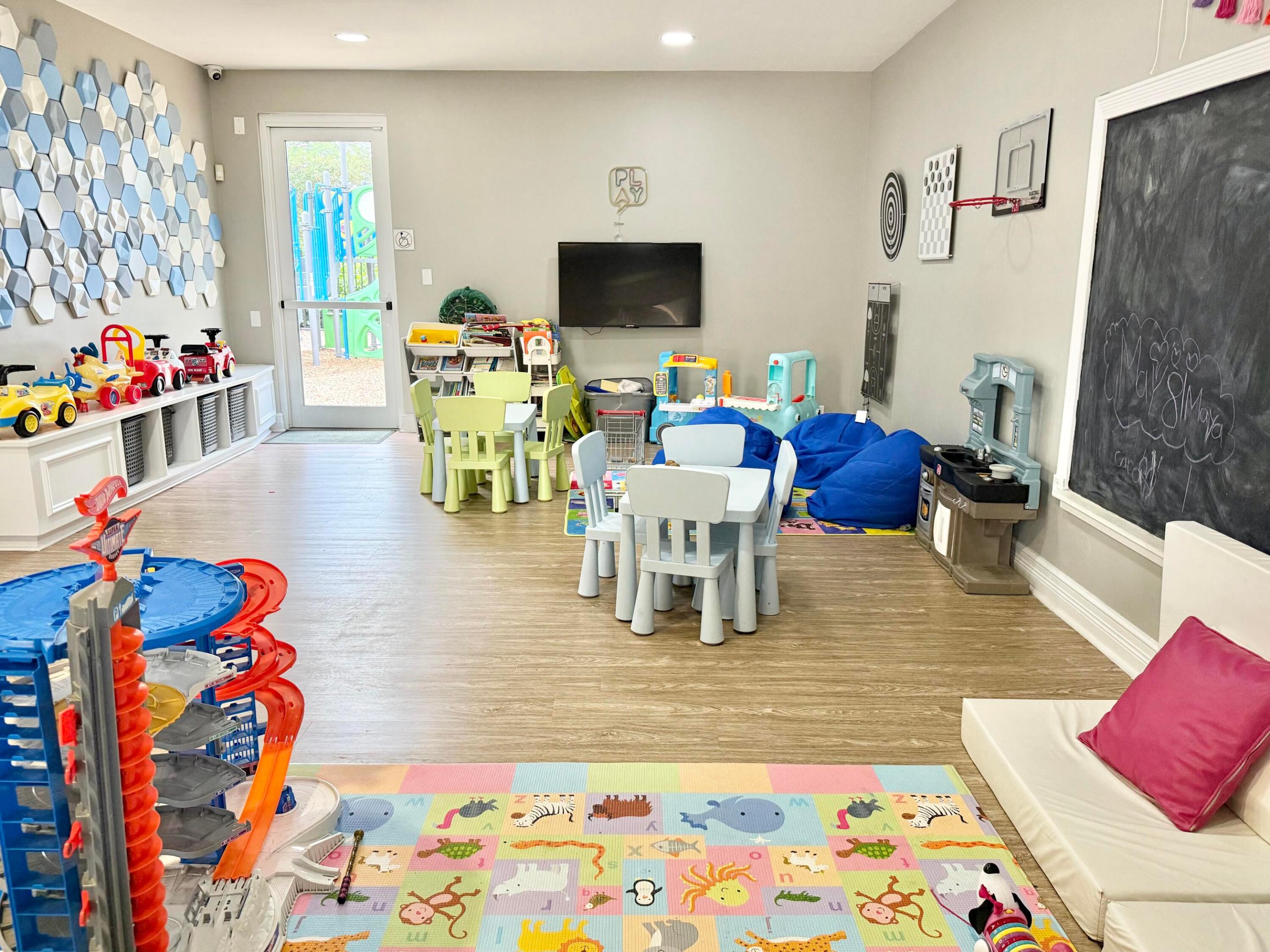 SATURNIA / CAPELLA 2 - Residential Lease