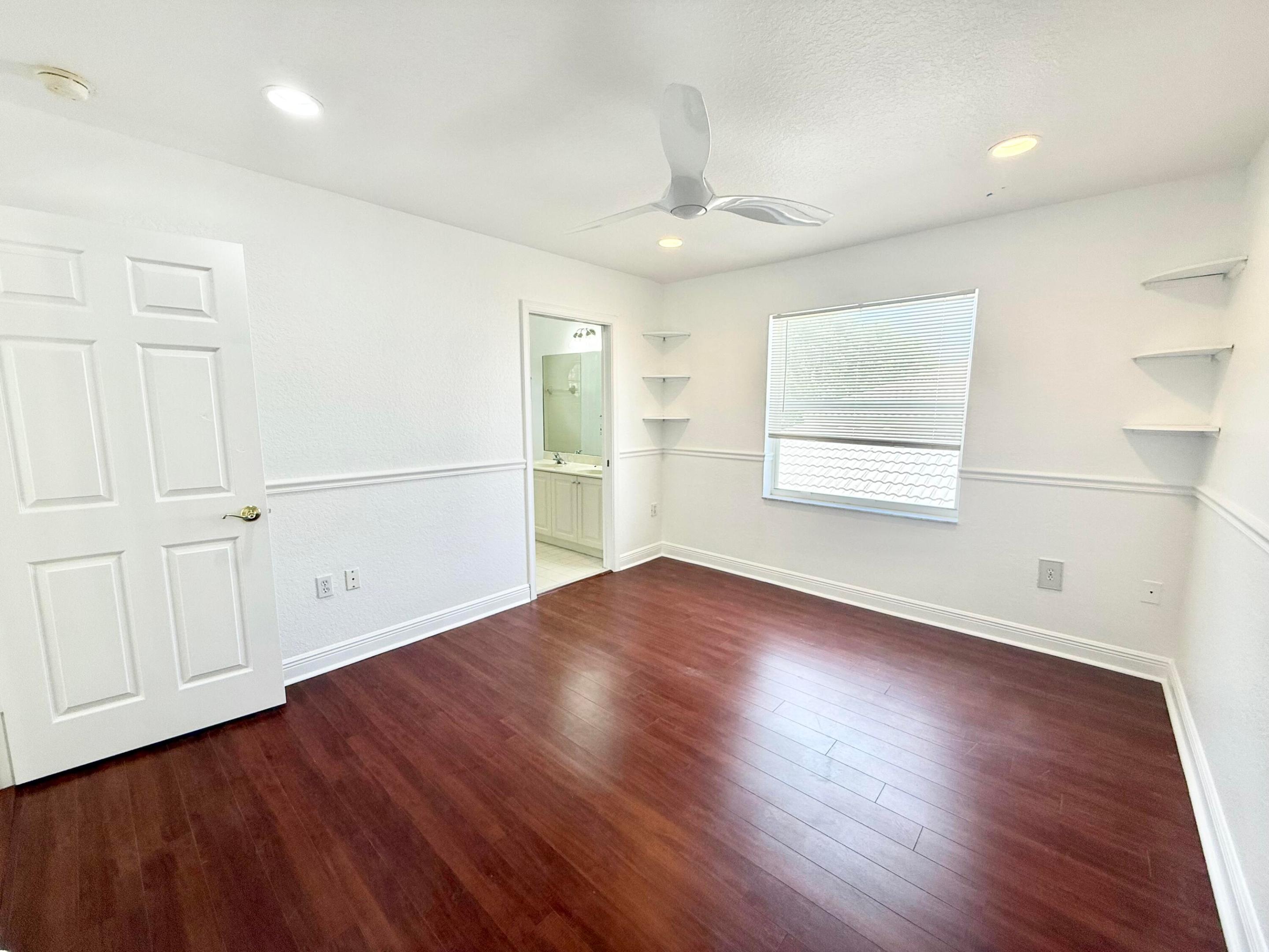 SATURNIA / CAPELLA 2 - Residential Lease
