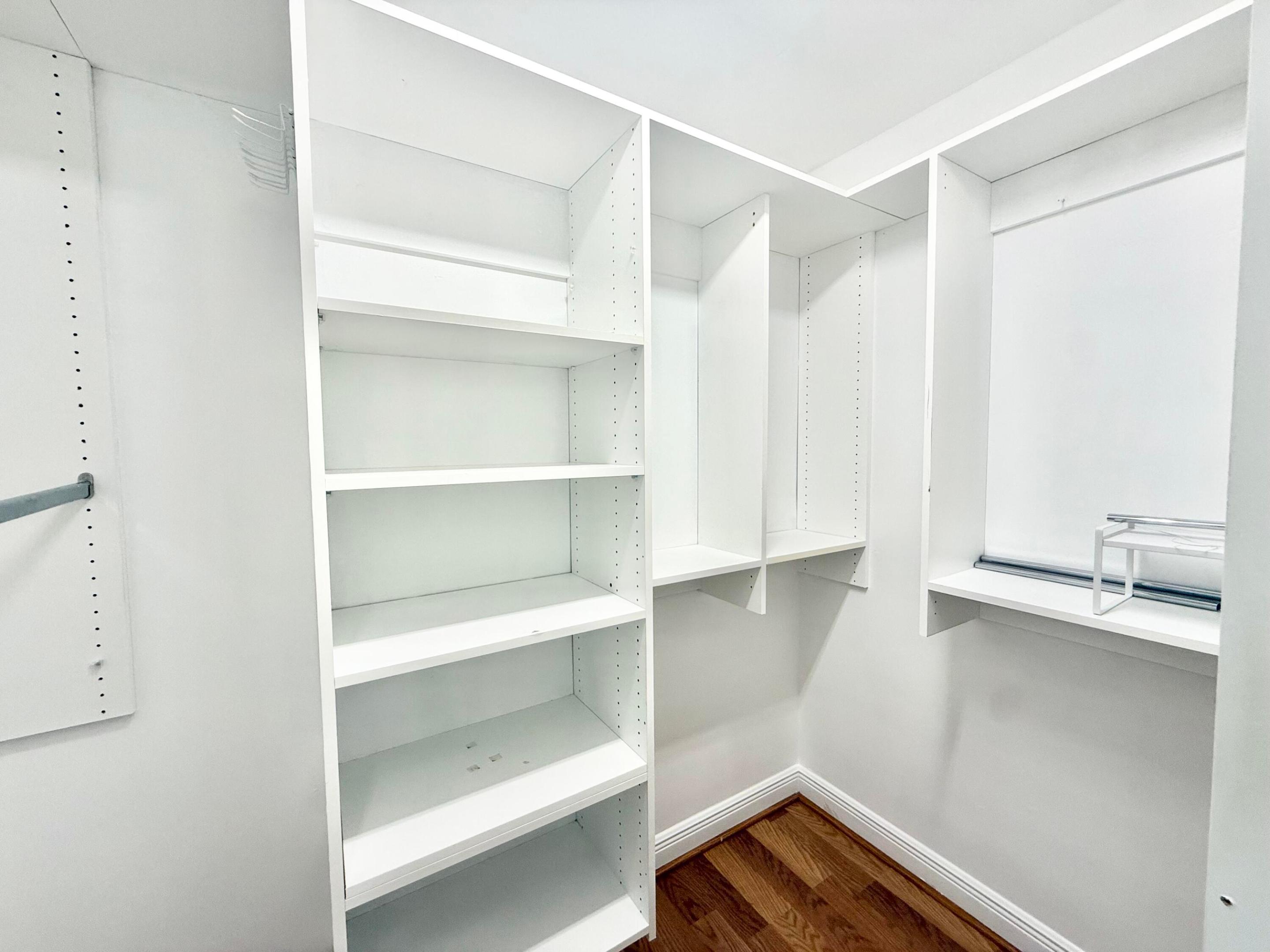 SATURNIA / CAPELLA 2 - Residential Lease