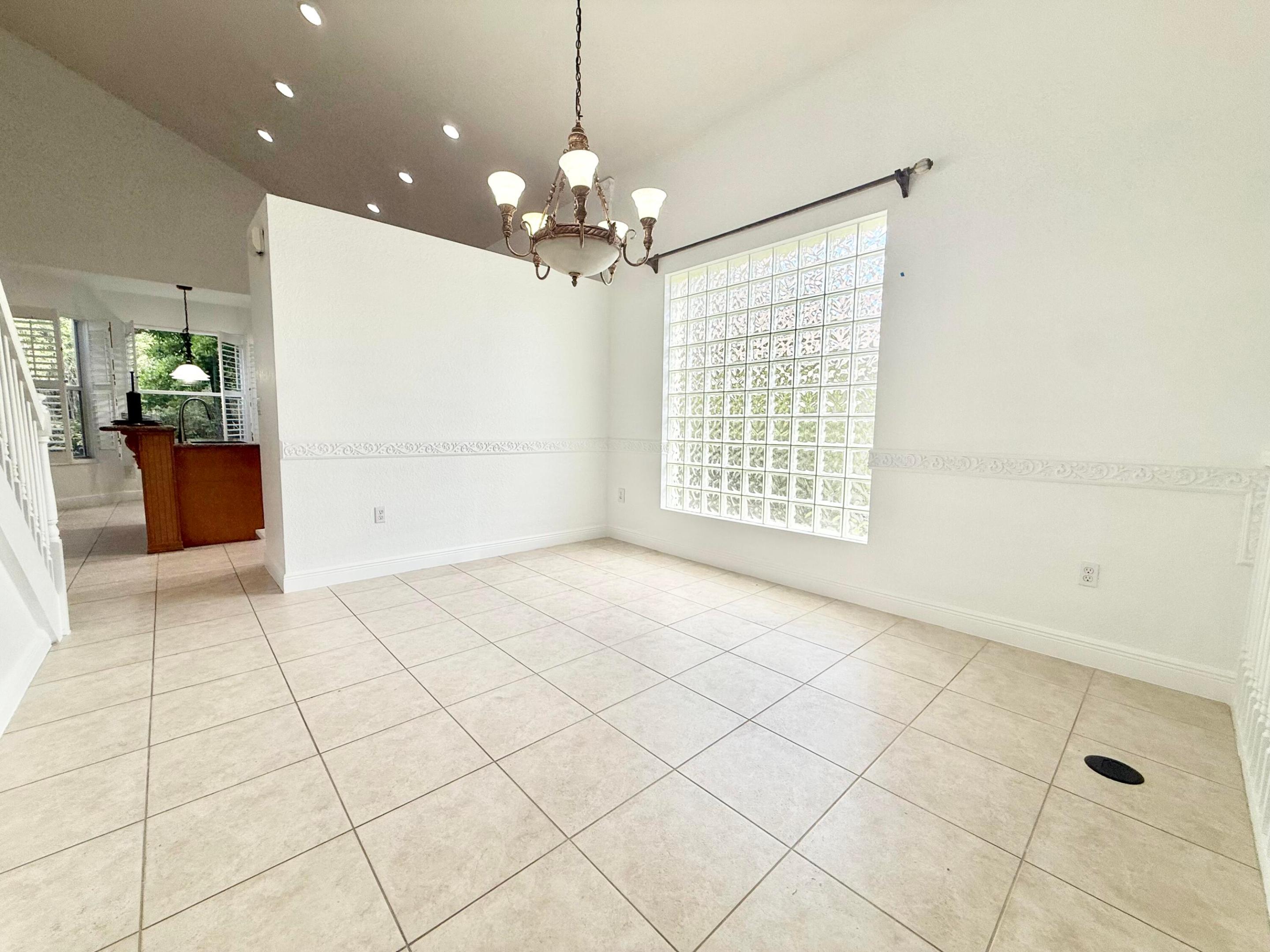 SATURNIA / CAPELLA 2 - Residential Lease