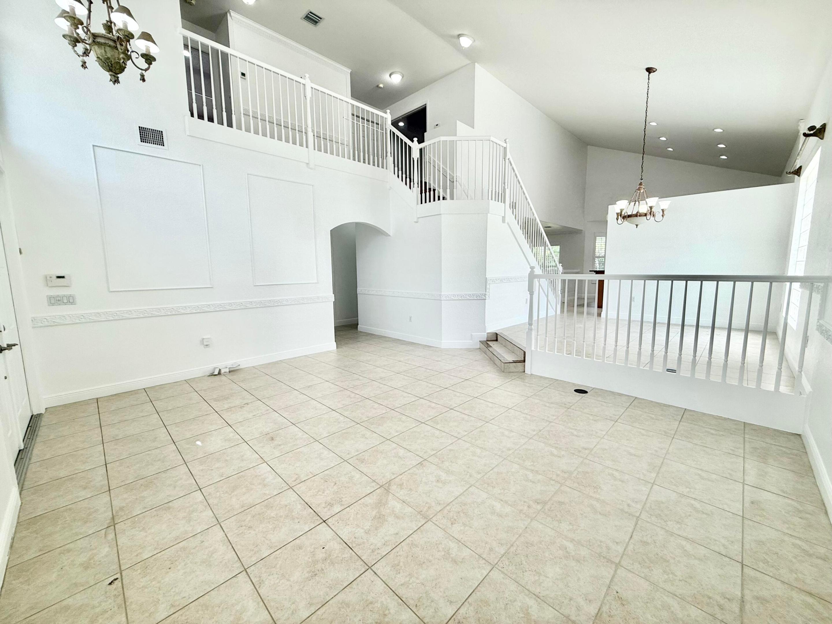 SATURNIA / CAPELLA 2 - Residential Lease