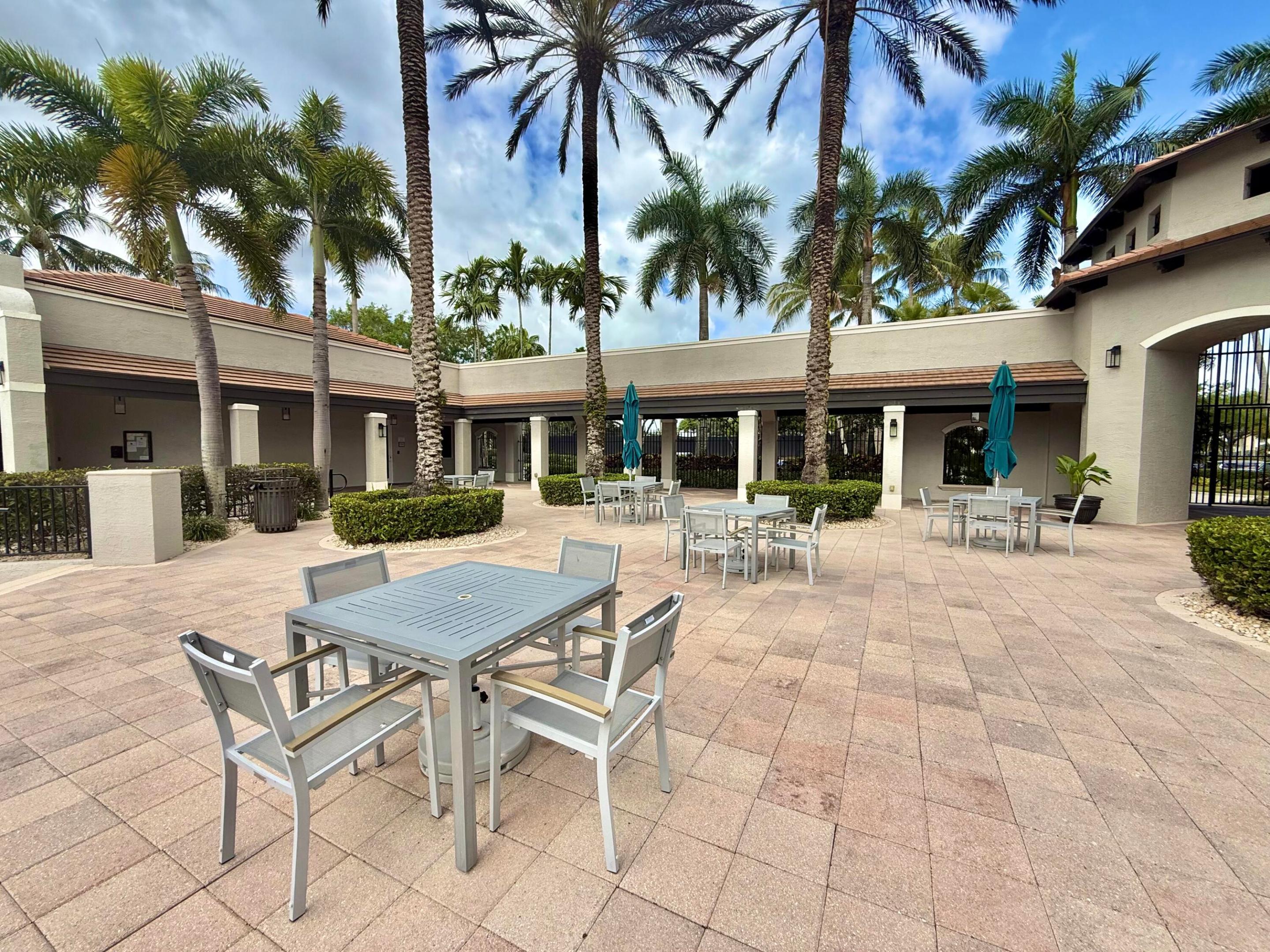 SATURNIA / CAPELLA 2 - Residential Lease