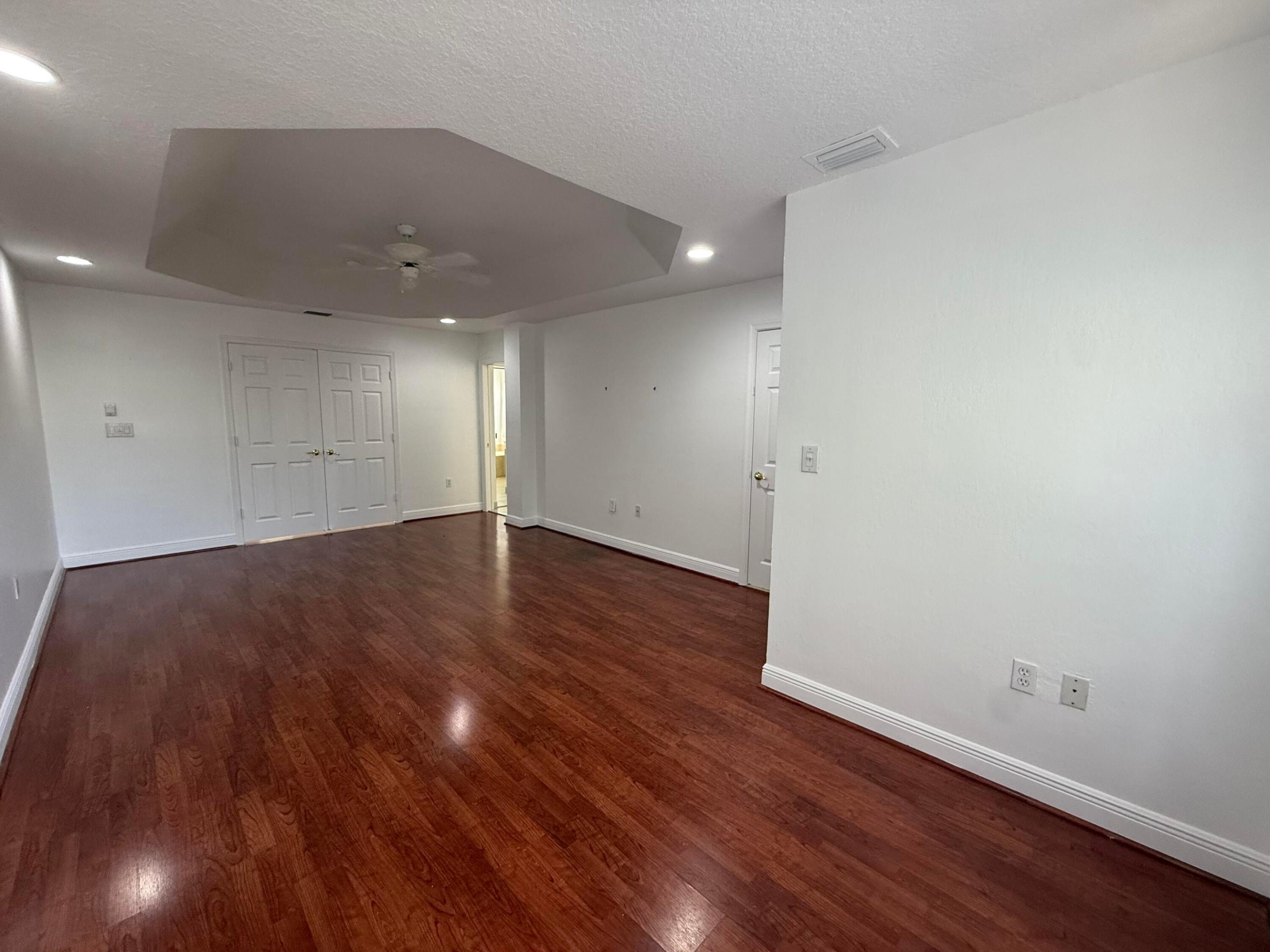SATURNIA / CAPELLA 2 - Residential Lease