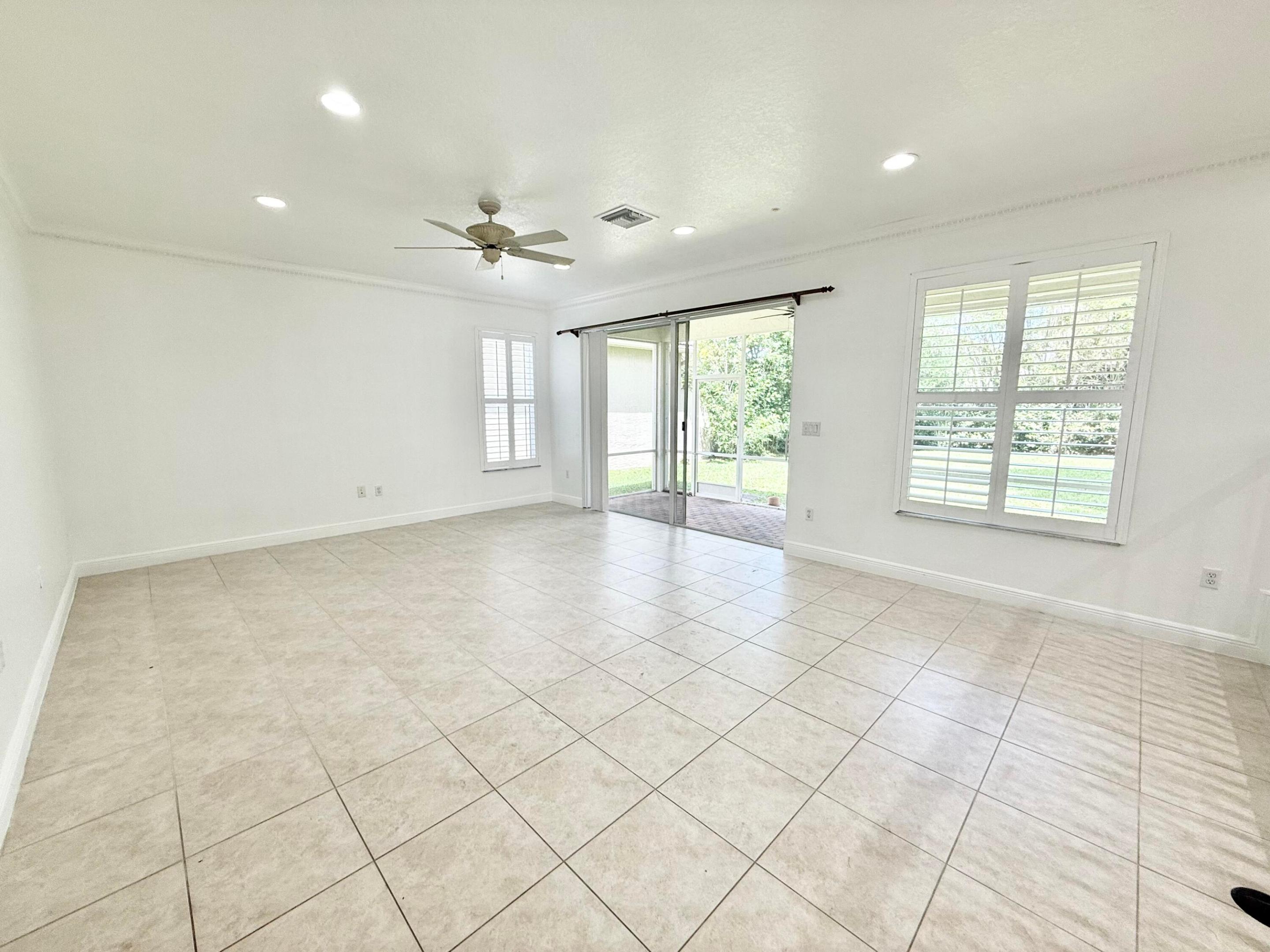 SATURNIA / CAPELLA 2 - Residential Lease