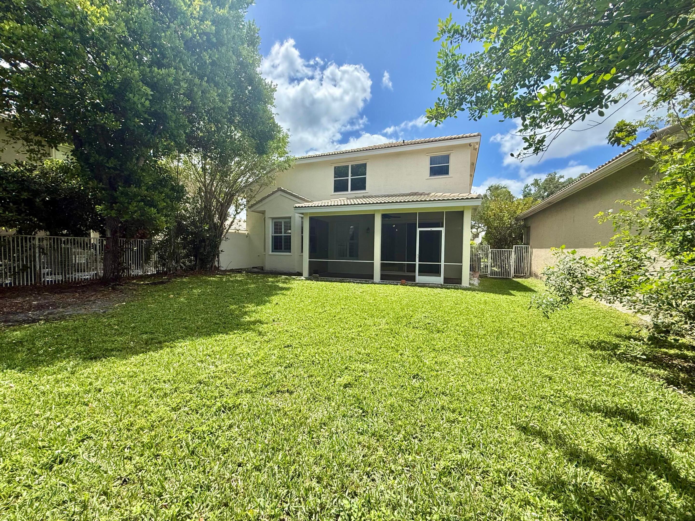 SATURNIA / CAPELLA 2 - Residential Lease
