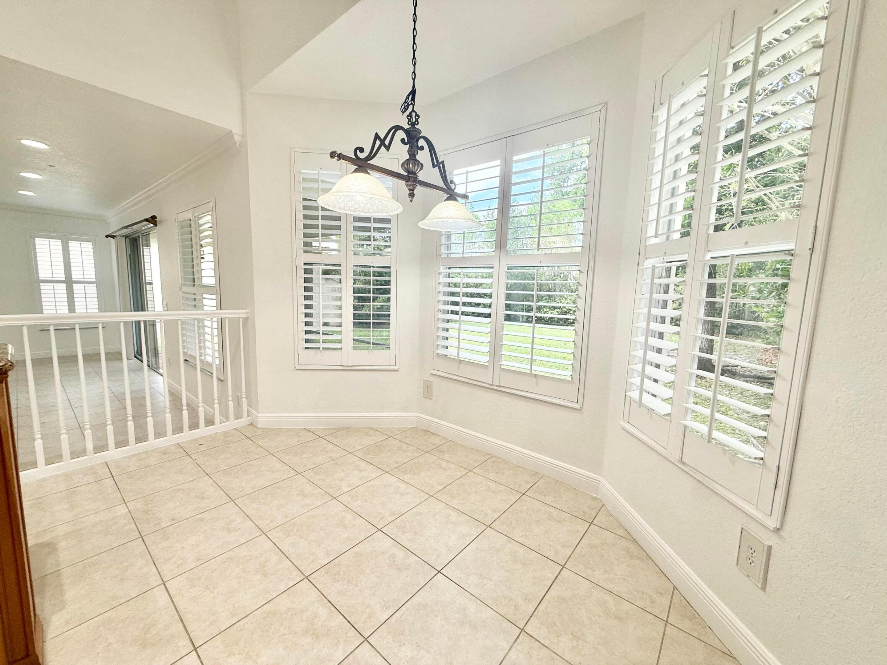 SATURNIA / CAPELLA 2 - Residential Lease
