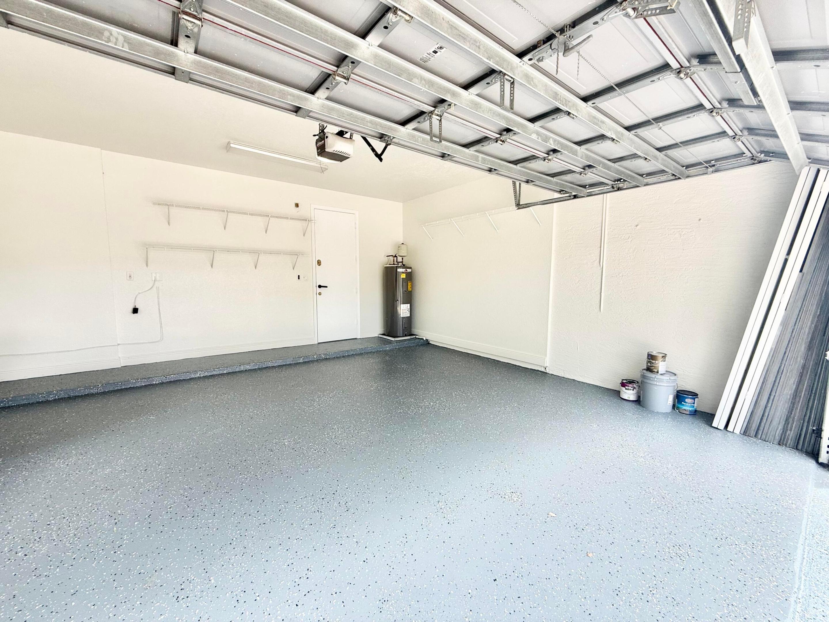 SATURNIA / CAPELLA 2 - Residential Lease