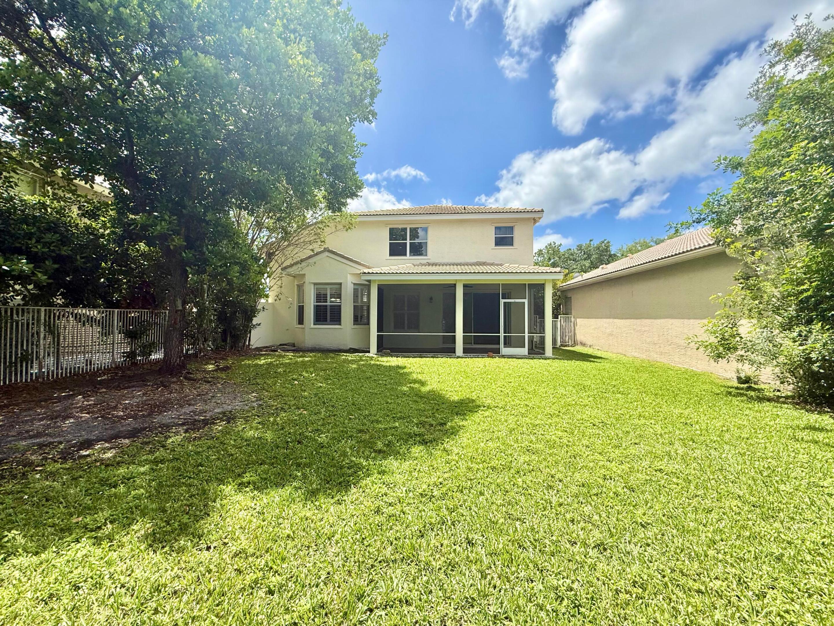 SATURNIA / CAPELLA 2 - Residential Lease