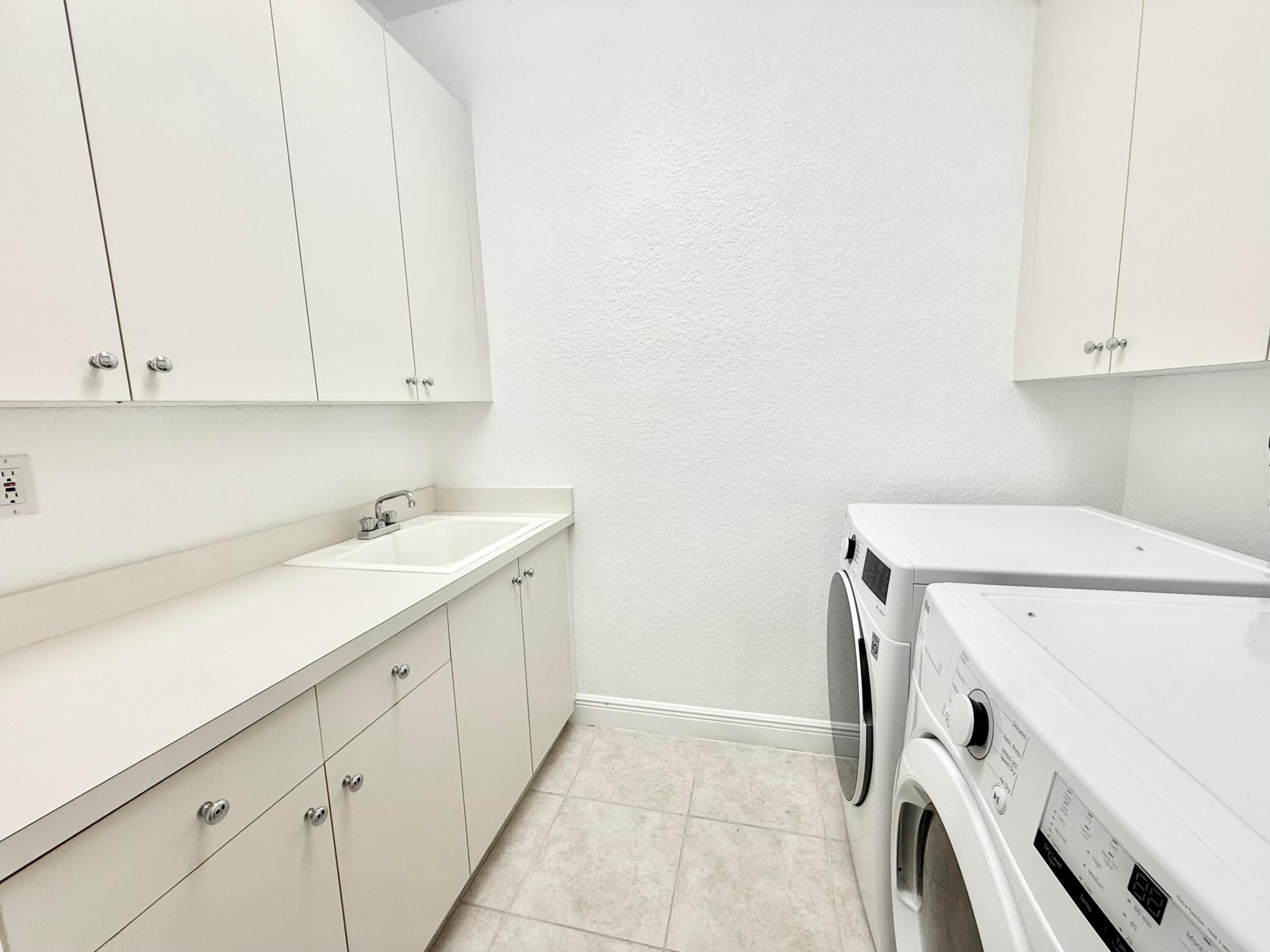 SATURNIA / CAPELLA 2 - Residential Lease