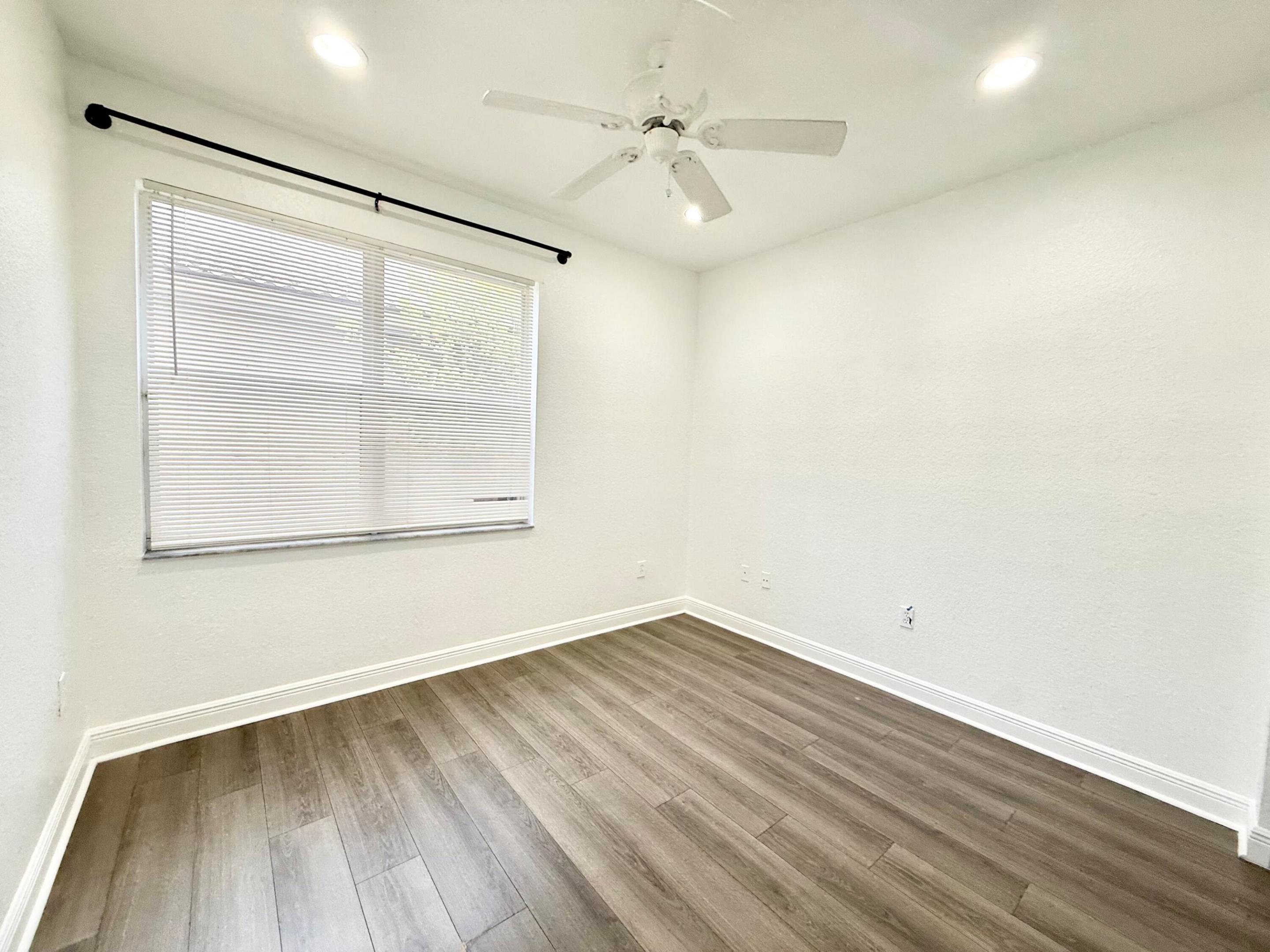 SATURNIA / CAPELLA 2 - Residential Lease