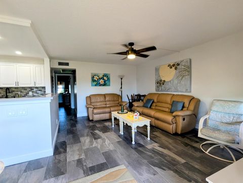 7 Hastings A West Palm Beach FL 33417