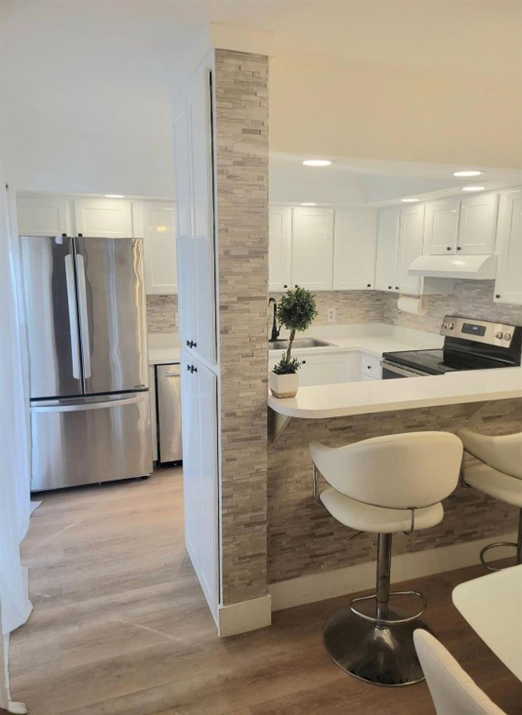 Photo of 570 N Tropic Lane #4, Vero Beach, FL 32960 (MLS # F10544324)