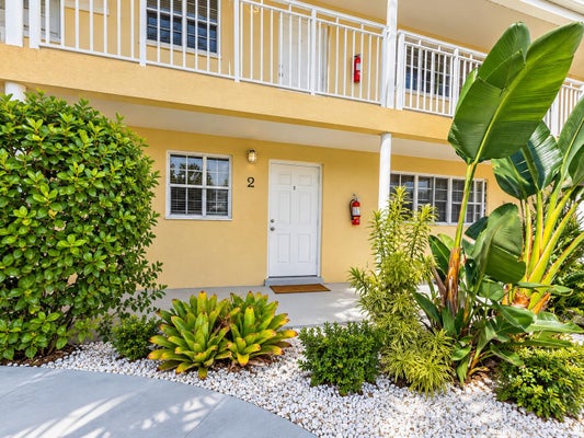 405 SOUTHWIND DR APT 2, NORTH PALM BEACH, FL 33408 - Image e3cdcc2b2cb0804e156ff8faadae8a60/2013624241