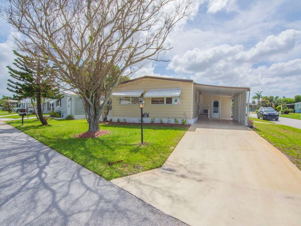 225 NE Forrest Court