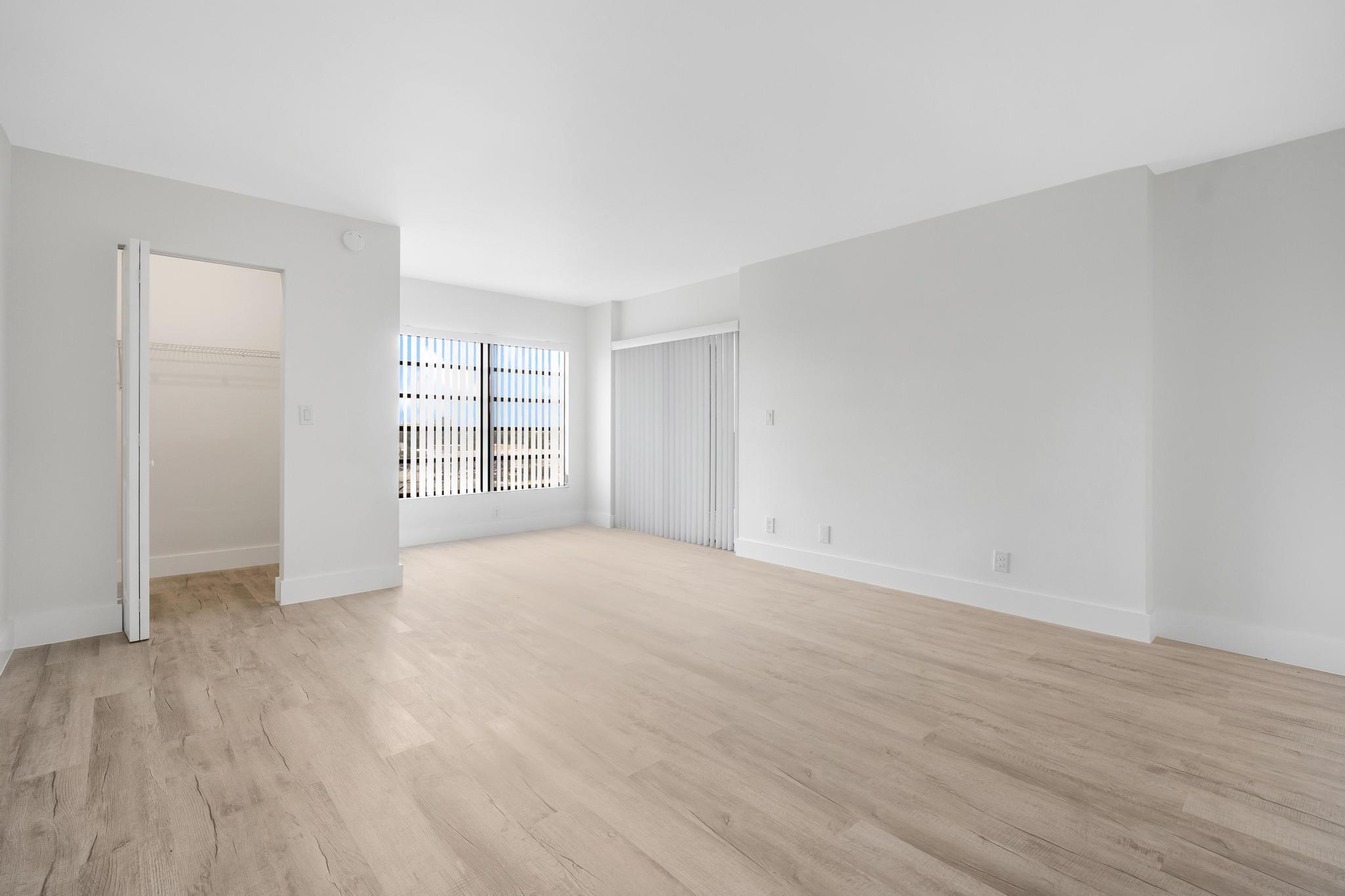 2200 S Cypress Bend Dr 805