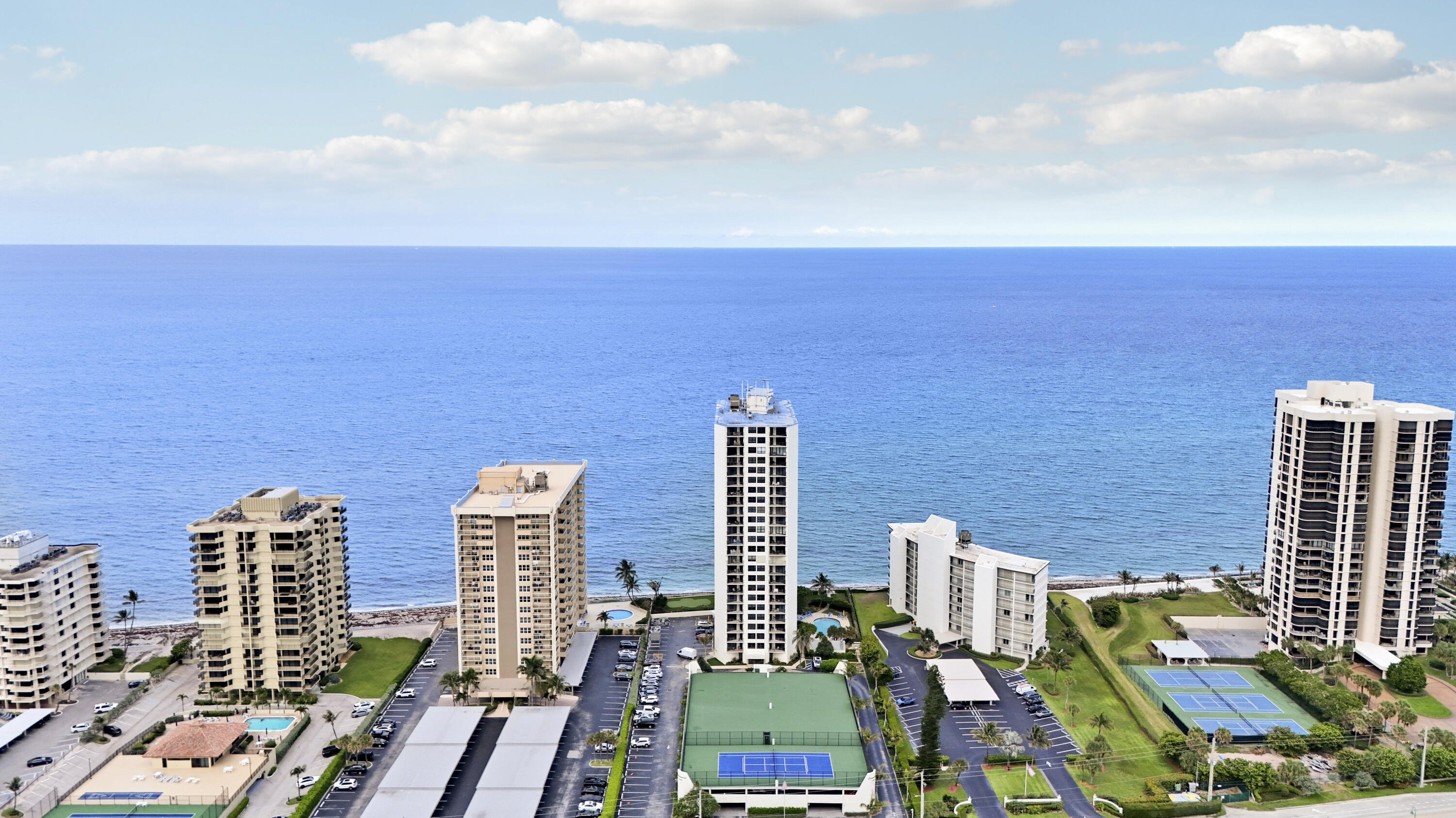5420 N Ocean Drive 204