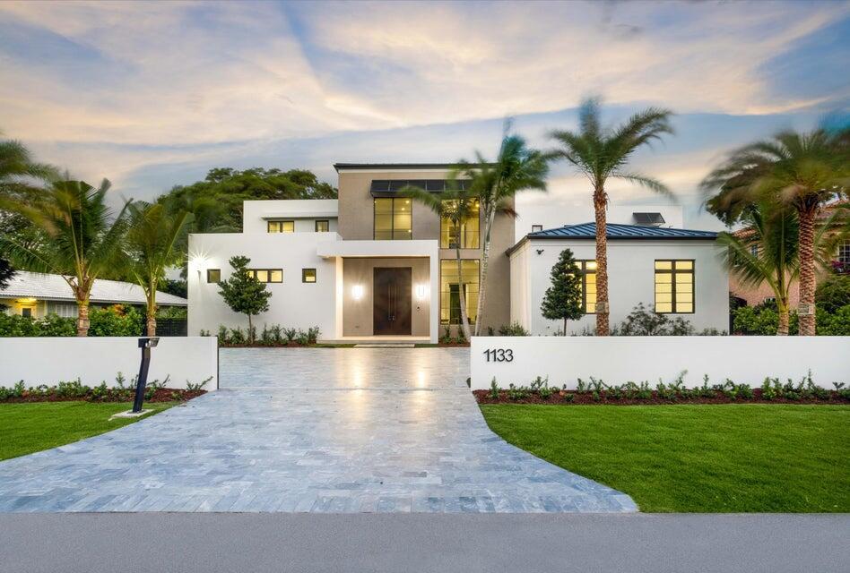 1133 Cocoanut Road
